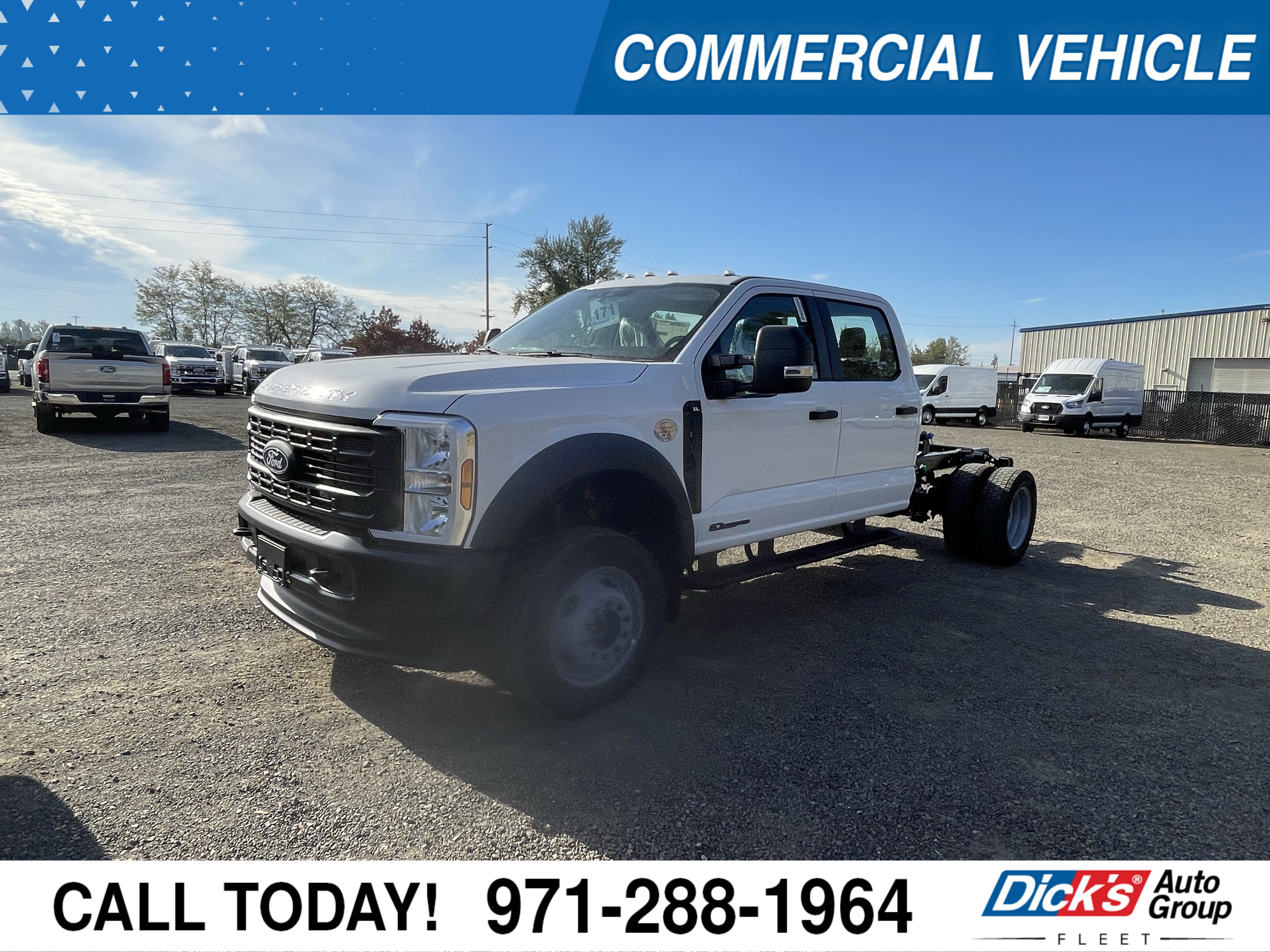 2027 Ford Super Duty F-550 DRW XL 4WD Crew Cab 179 WB 60 CA