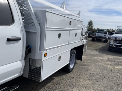 2026 Ford Super Duty F-550 DRW XL 4WD Crew Cab 203 WB 84 CA