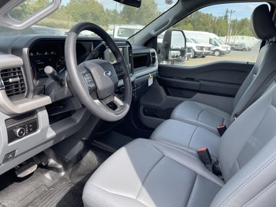 2026 Ford Super Duty F-550 DRW XL 4WD Crew Cab 203 WB 84 CA
