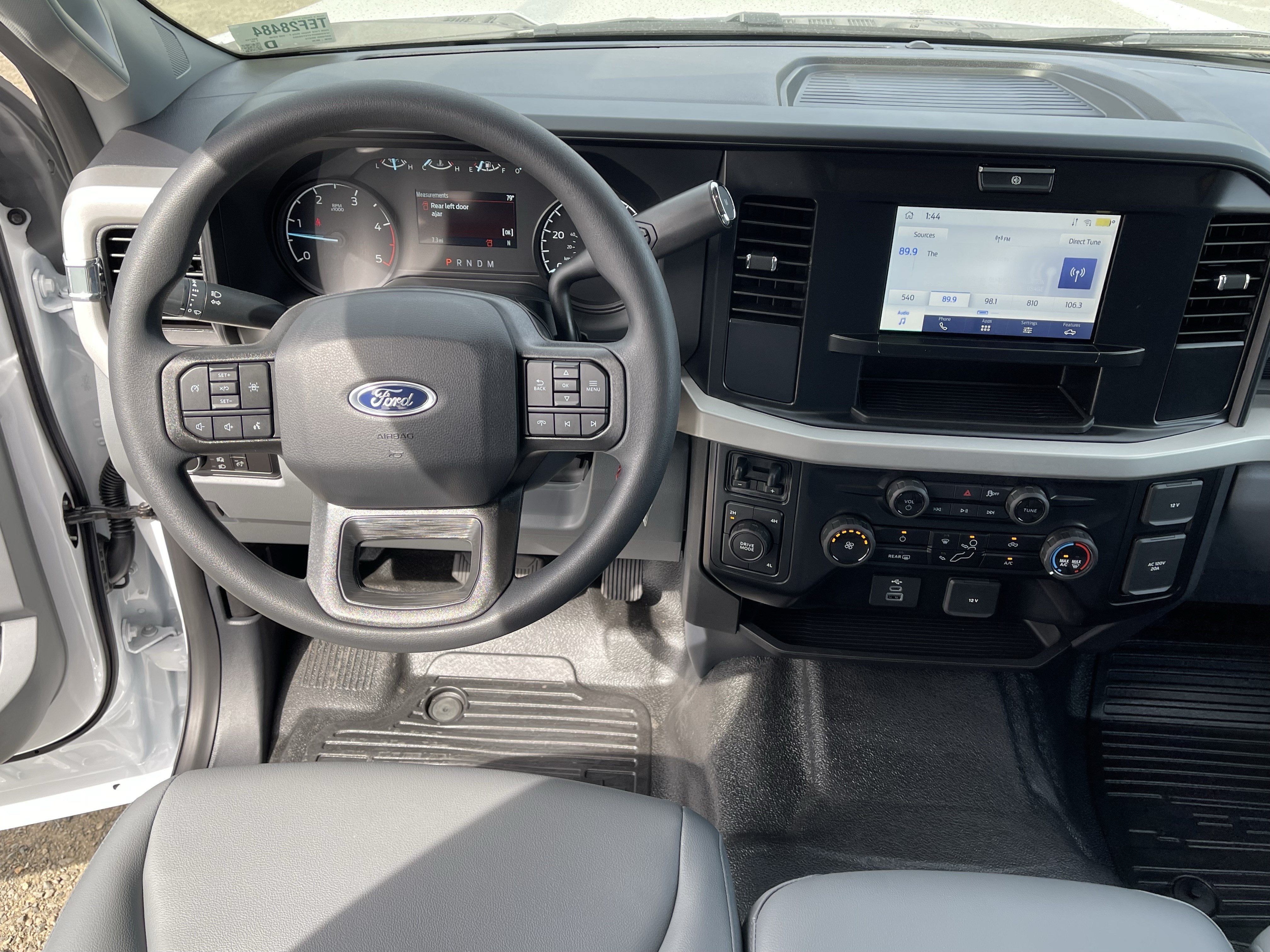 2026 Ford Super Duty F-550 DRW XL 4WD Crew Cab 203 WB 84 CA