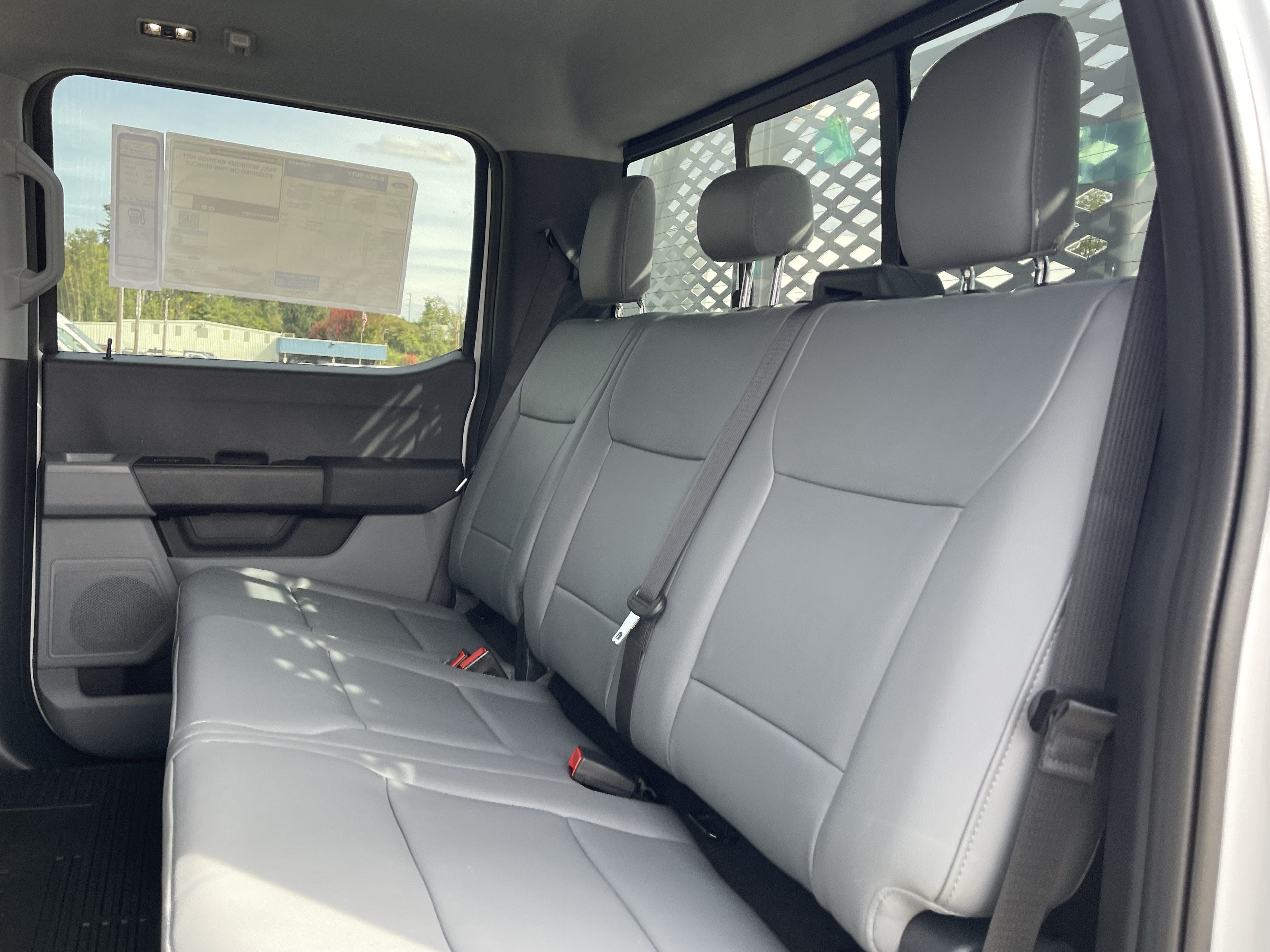 2026 Ford Super Duty F-550 DRW XL 4WD Crew Cab 203 WB 84 CA