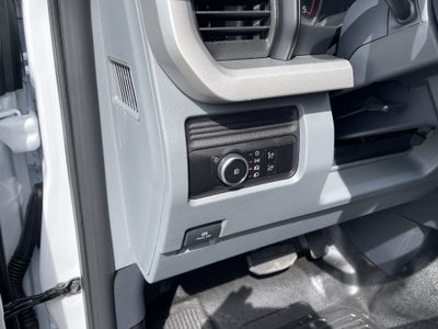 2026 Ford Super Duty F-550 DRW XL 4WD Crew Cab 203 WB 84 CA