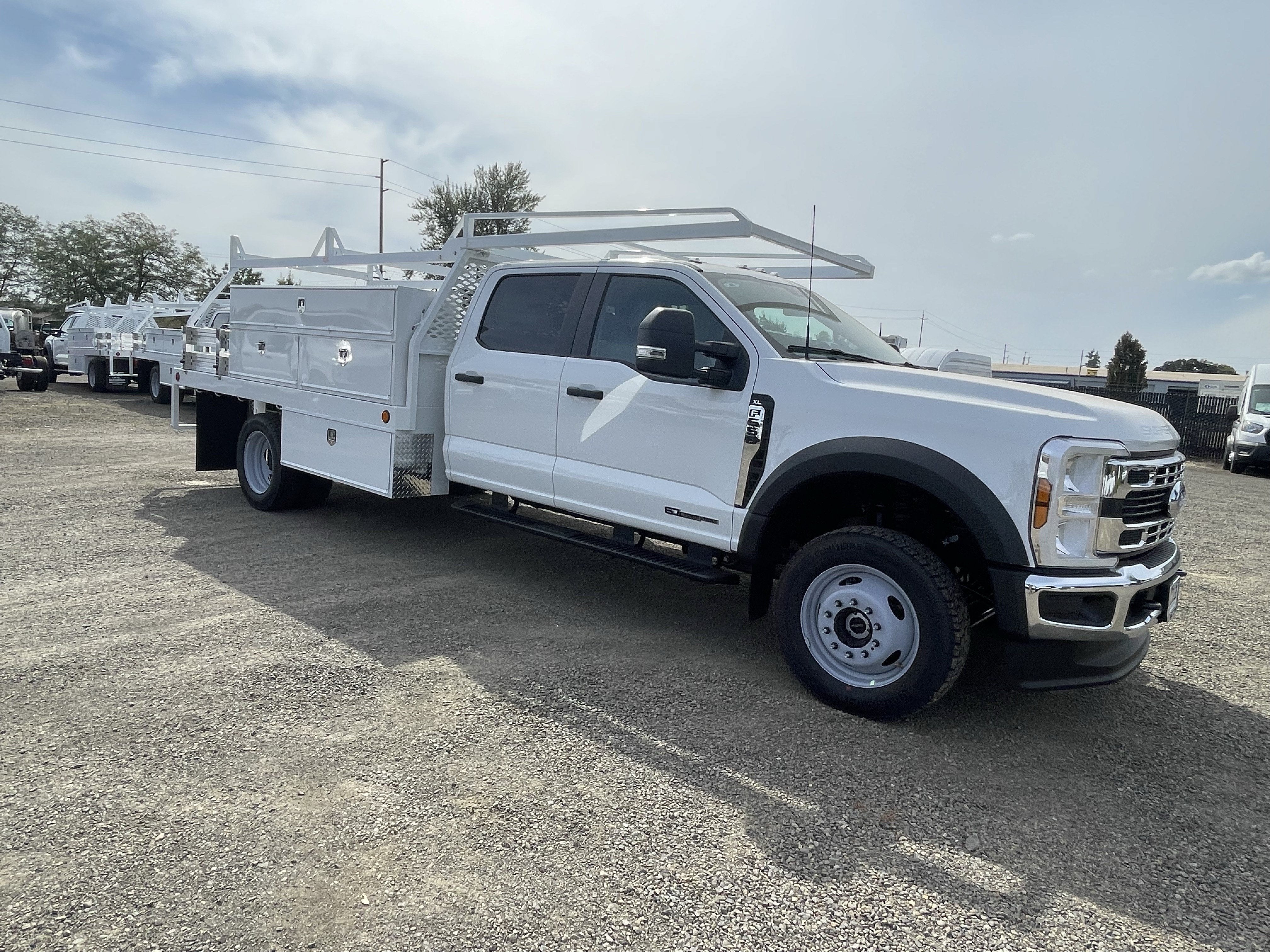 2026 Ford Super Duty F-550 DRW XL 4WD Crew Cab 203 WB 84 CA