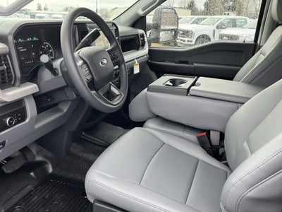 2026 Ford Super Duty F-550 DRW XL 4WD Crew Cab 203 WB 84 CA