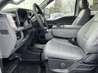 2026 Ford Super Duty F-550 DRW XL 4WD Crew Cab 203 WB 84 CA