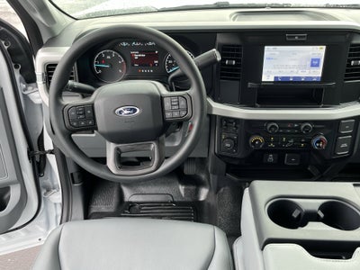 2026 Ford Super Duty F-550 DRW XL 4WD Crew Cab 203 WB 84 CA