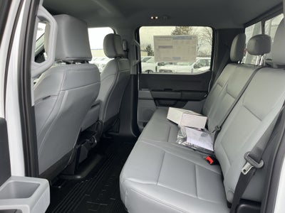 2026 Ford Super Duty F-550 DRW XL 4WD Crew Cab 203 WB 84 CA