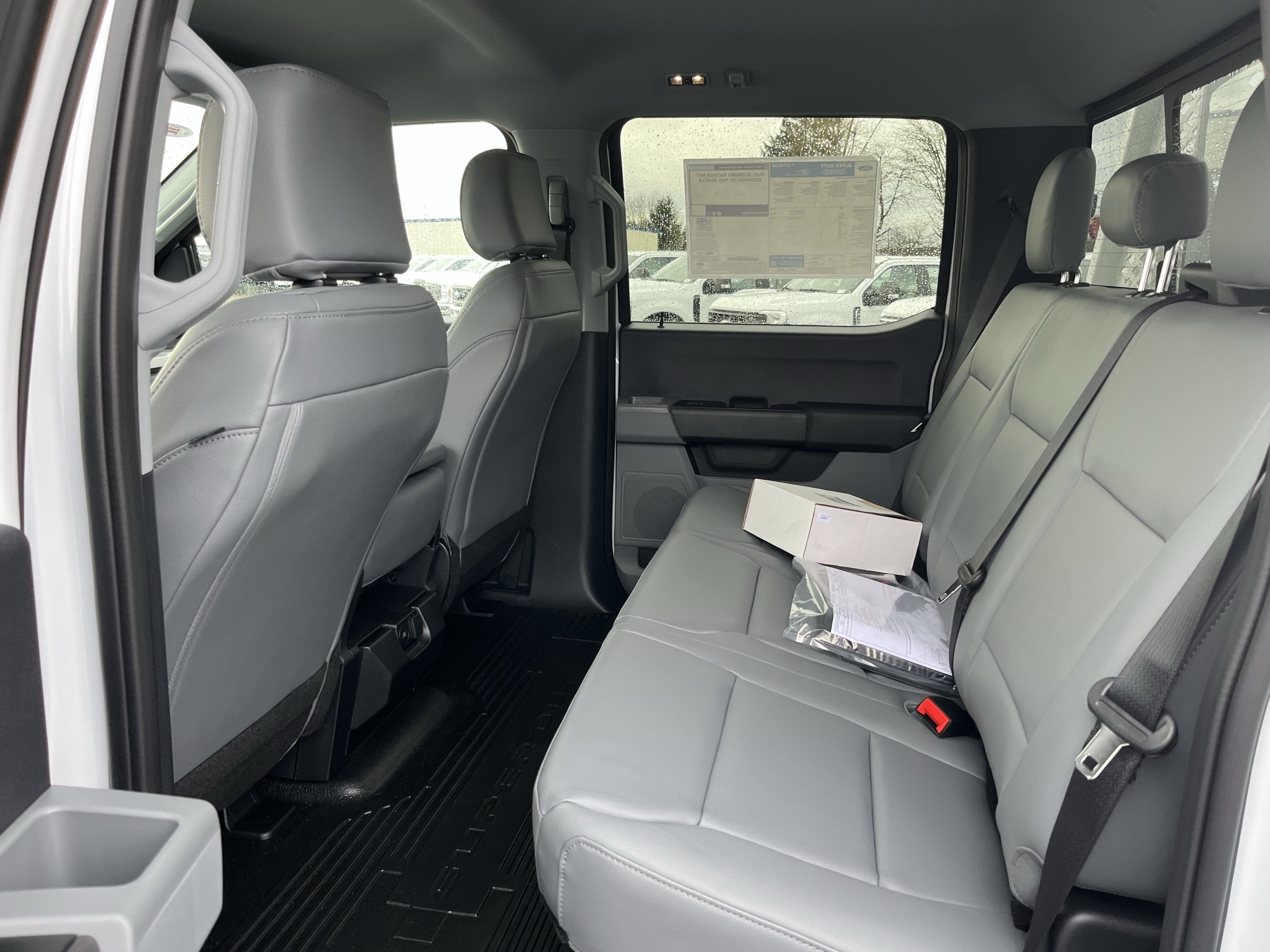 2026 Ford Super Duty F-550 DRW XL 4WD Crew Cab 203 WB 84 CA