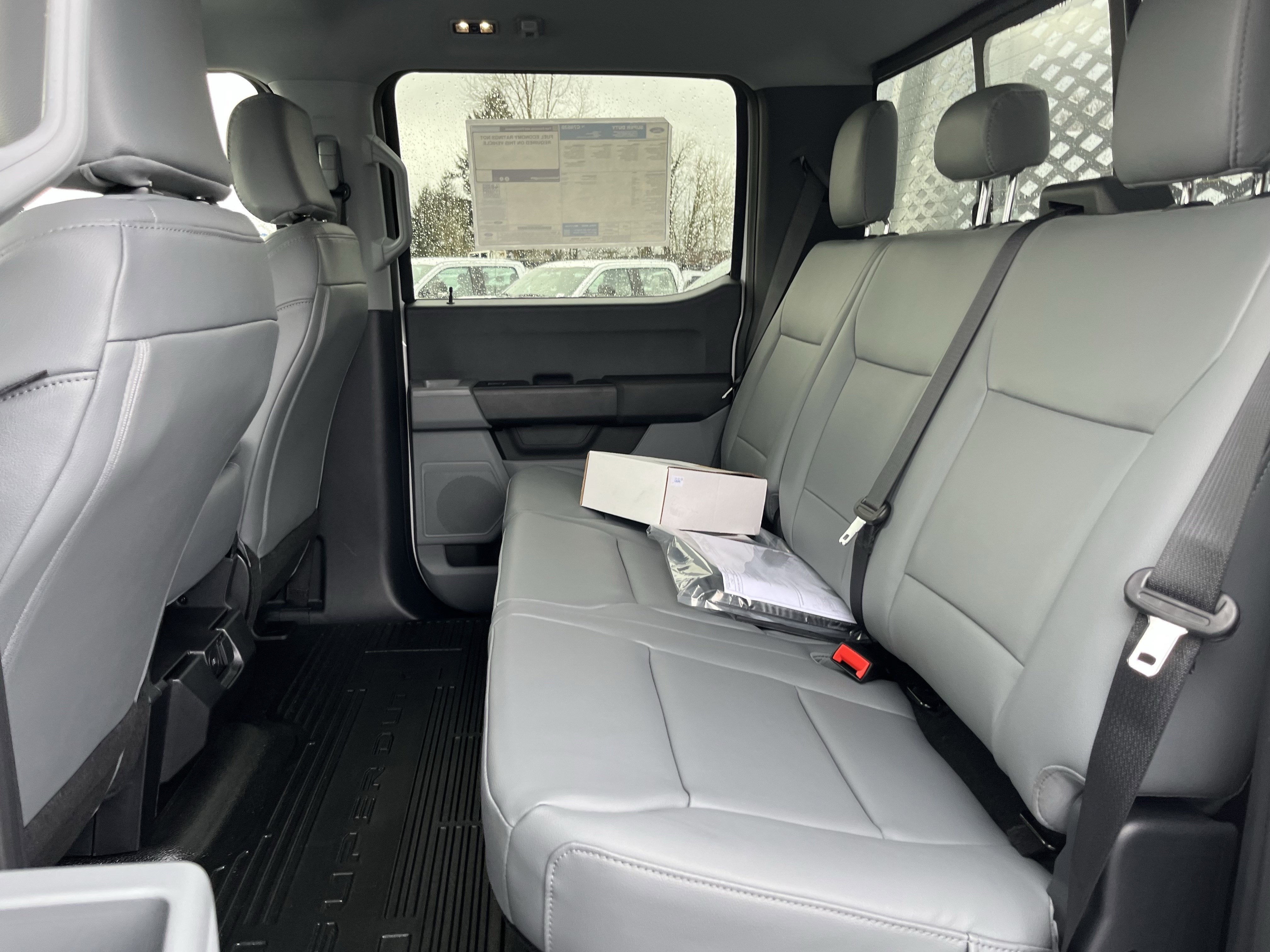 2026 Ford Super Duty F-550 DRW XL 4WD Crew Cab 203 WB 84 CA