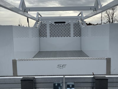 2026 Ford Super Duty F-550 DRW XL 4WD Crew Cab 203 WB 84 CA