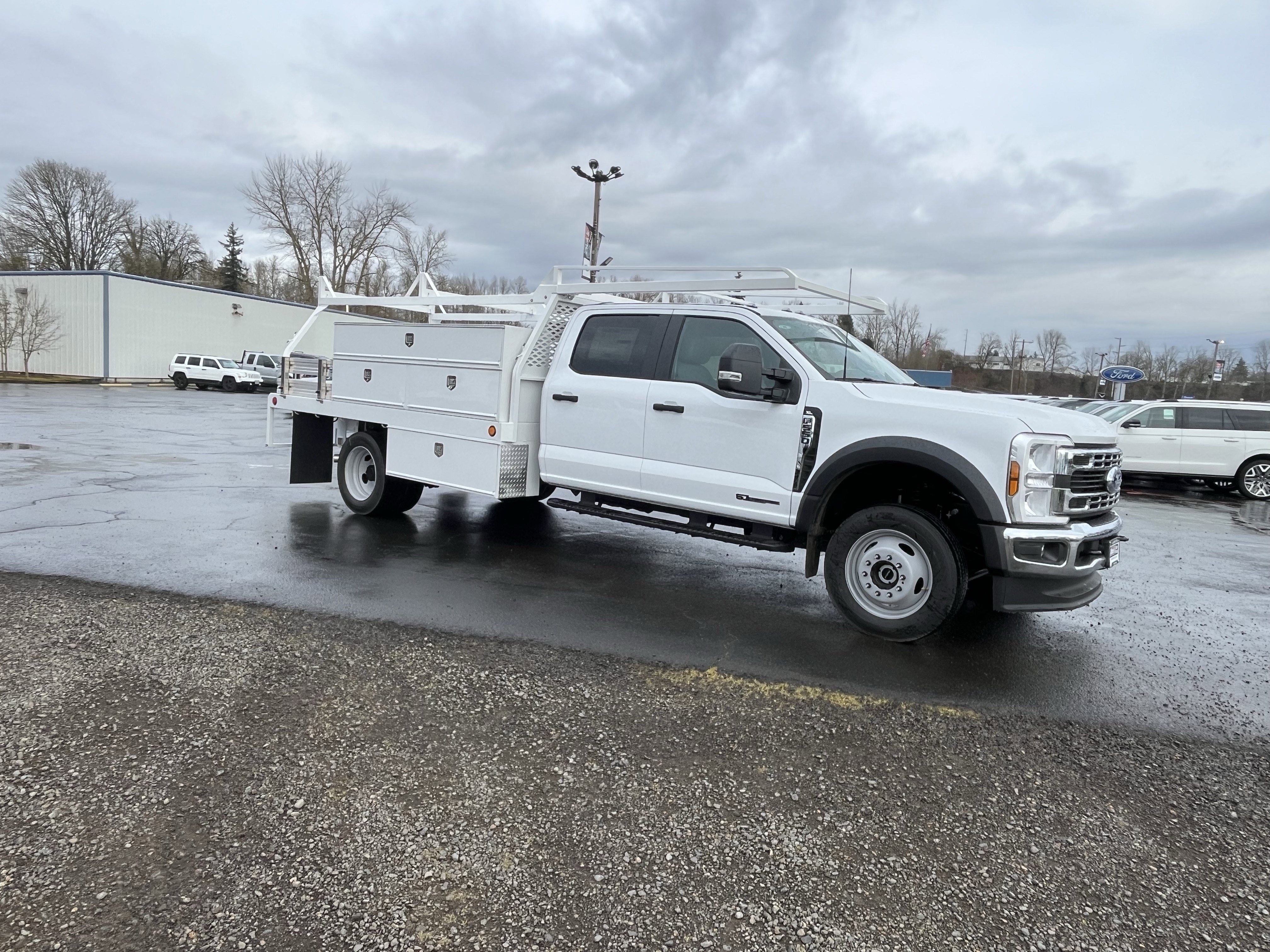 2026 Ford Super Duty F-550 DRW XL 4WD Crew Cab 203 WB 84 CA