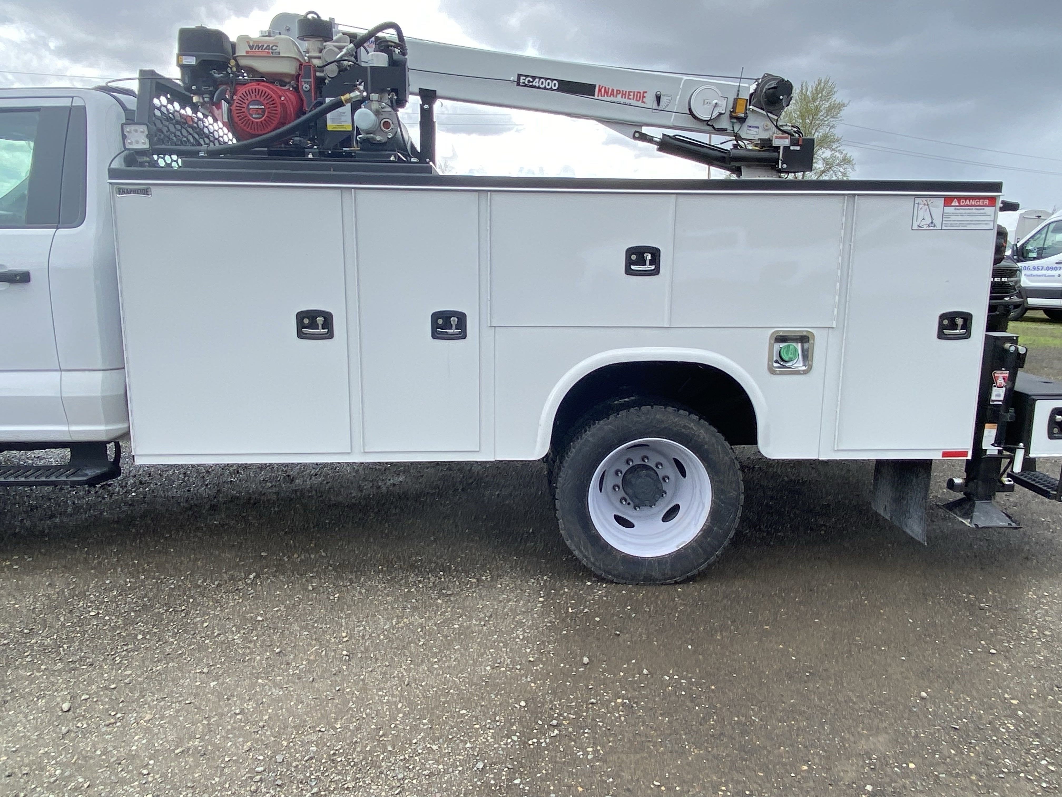 2024 Ford Super Duty F-450 DRW XL