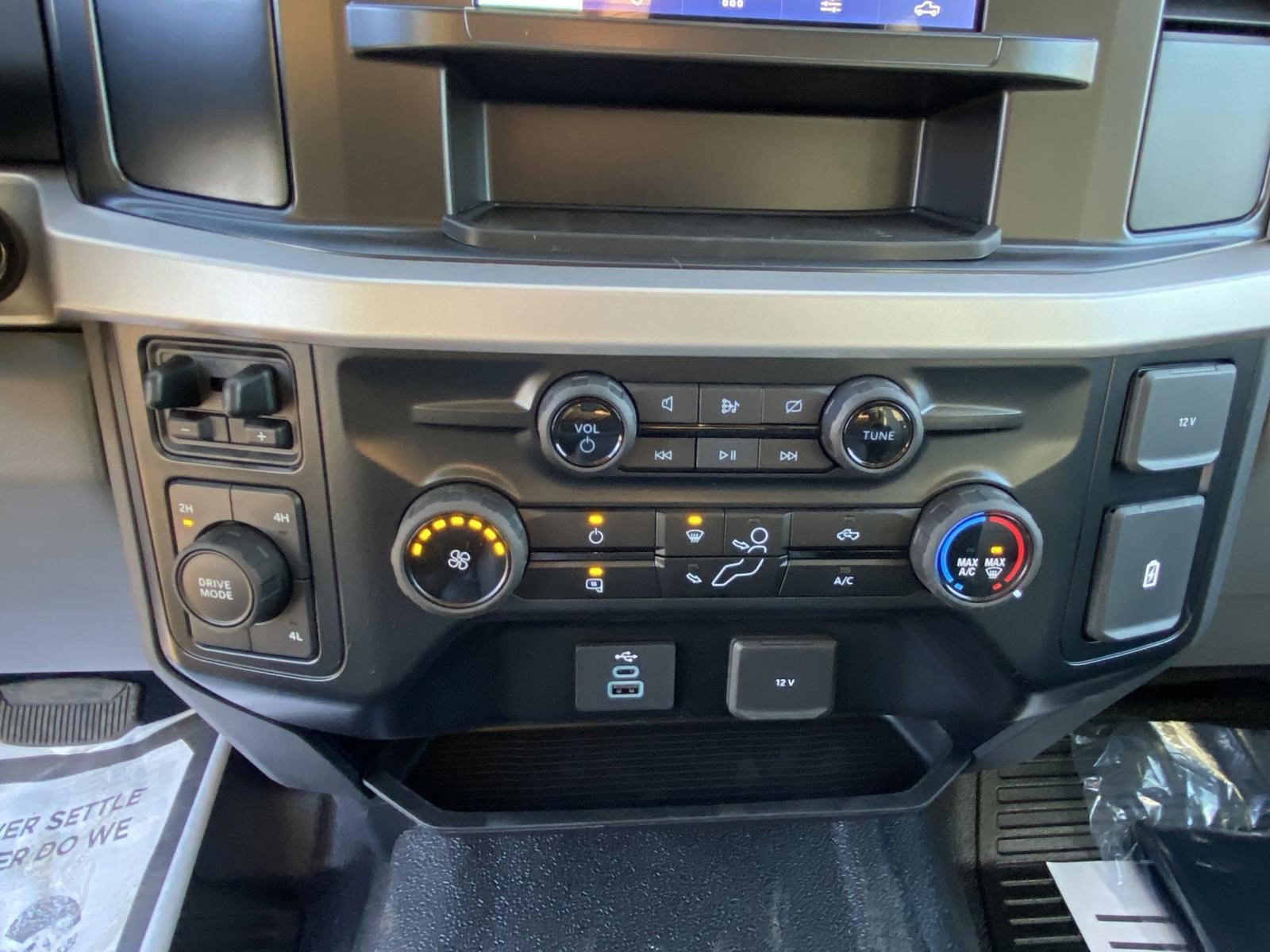 2024 Ford Super Duty F-550 DRW XL