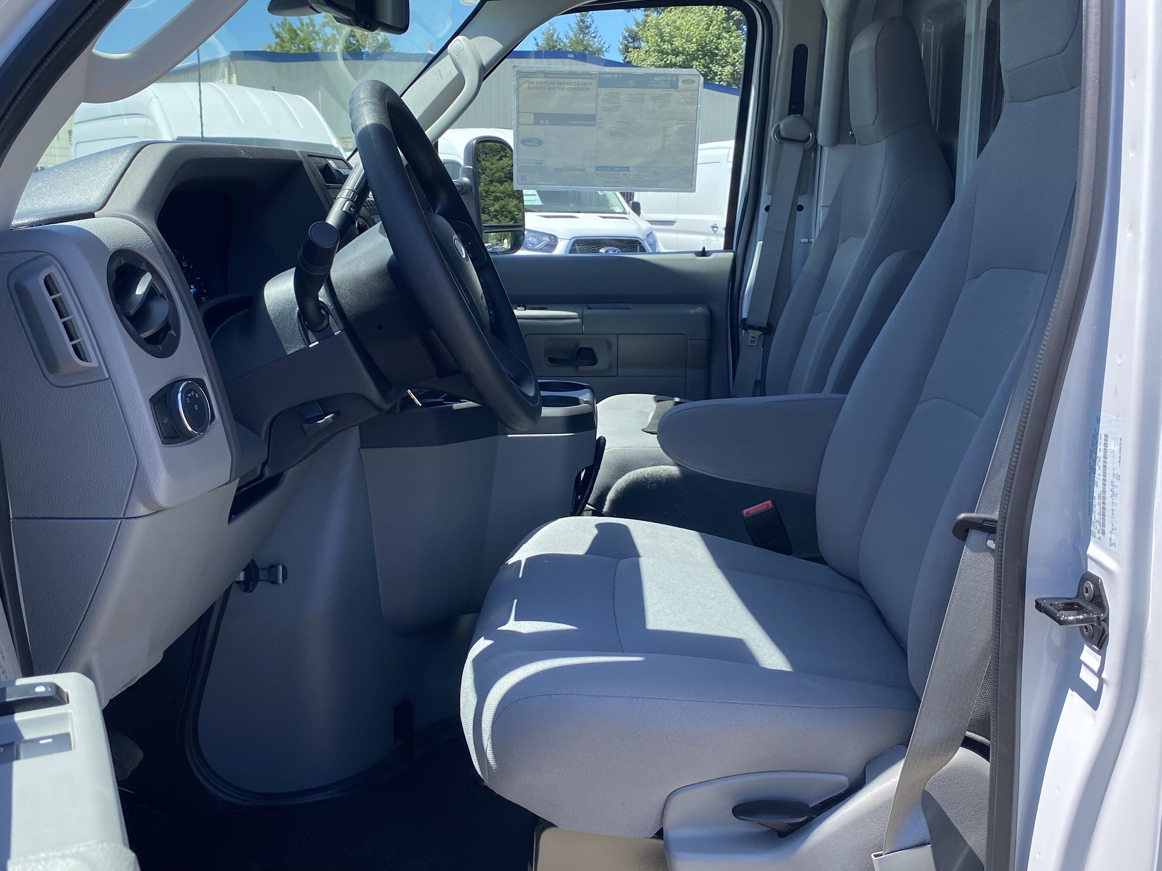 2026 Ford E-Series Cutaway E-350 SRW 138 WB