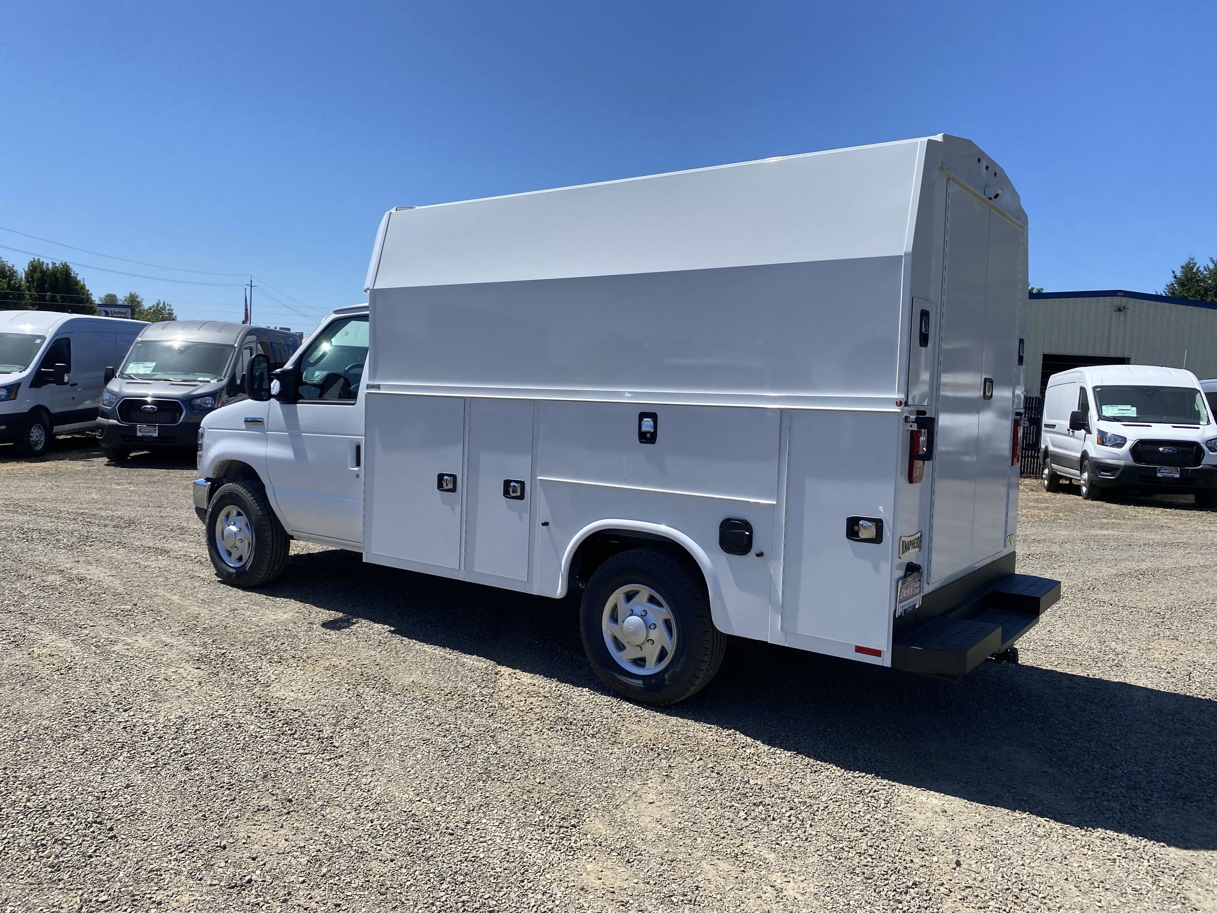 2026 Ford E-Series Cutaway E-350 SRW 138 WB