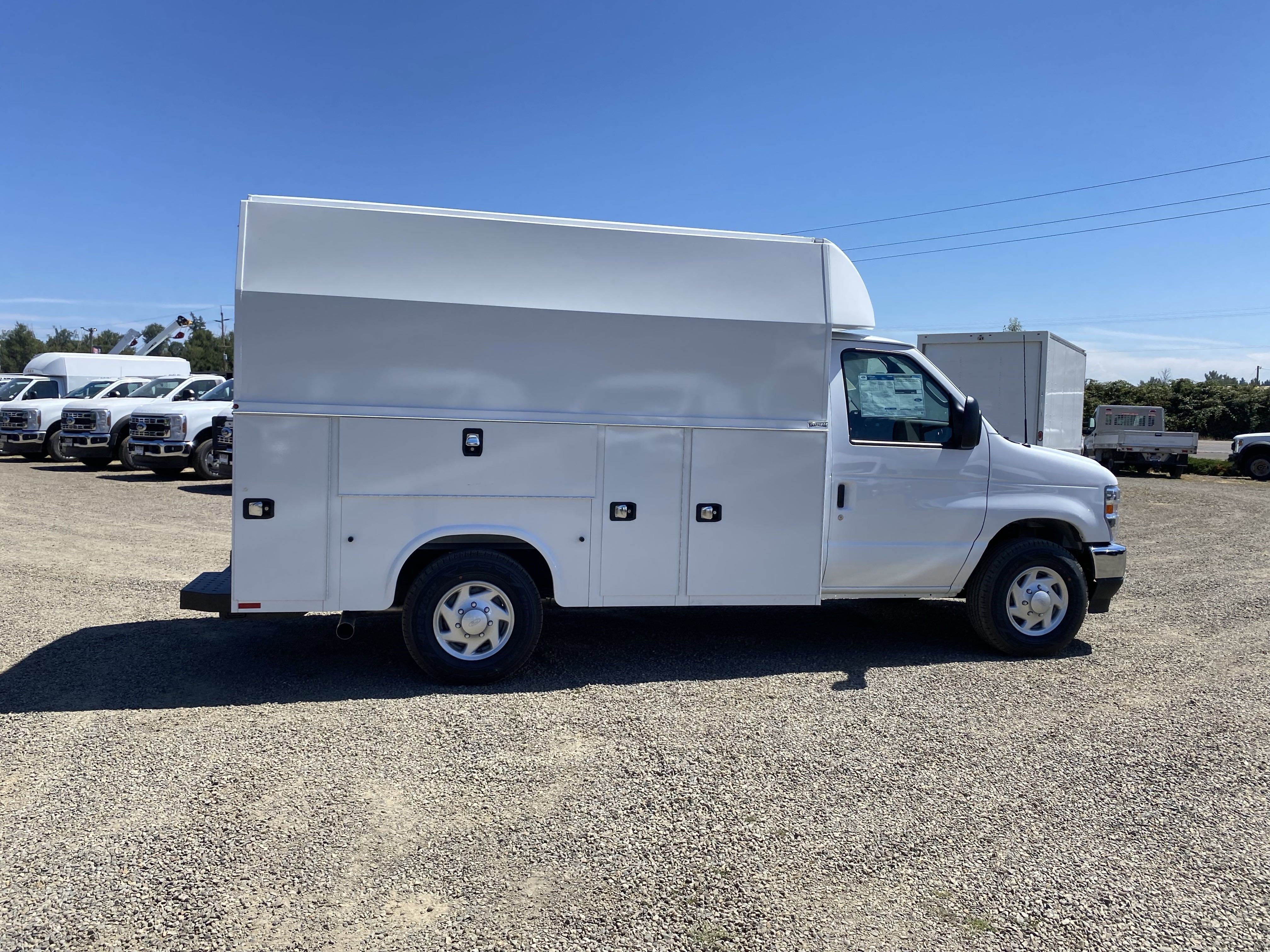 2026 Ford E-Series Cutaway E-350 SRW 138 WB