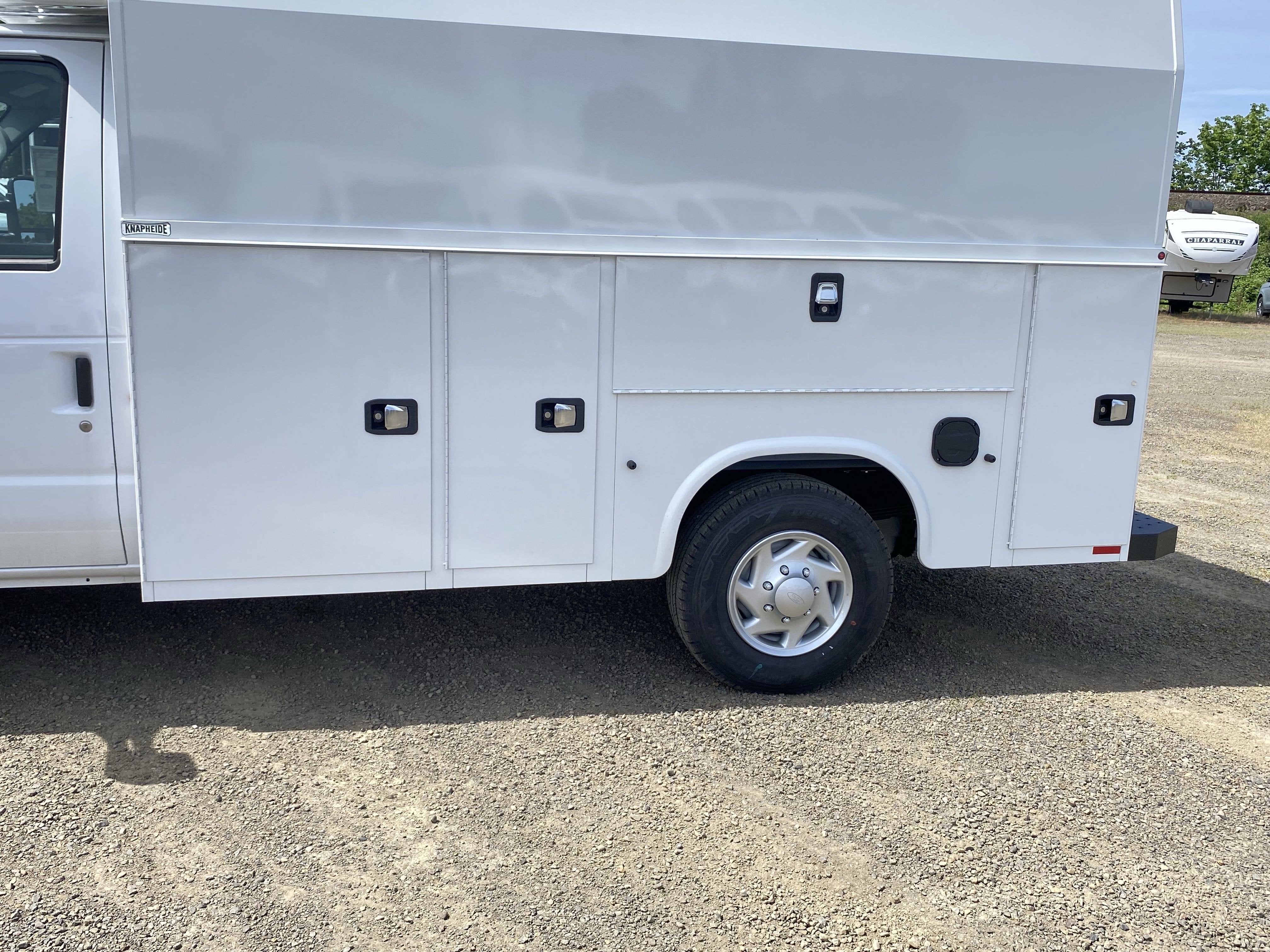 2026 Ford E-Series Cutaway E-350 SRW 138 WB