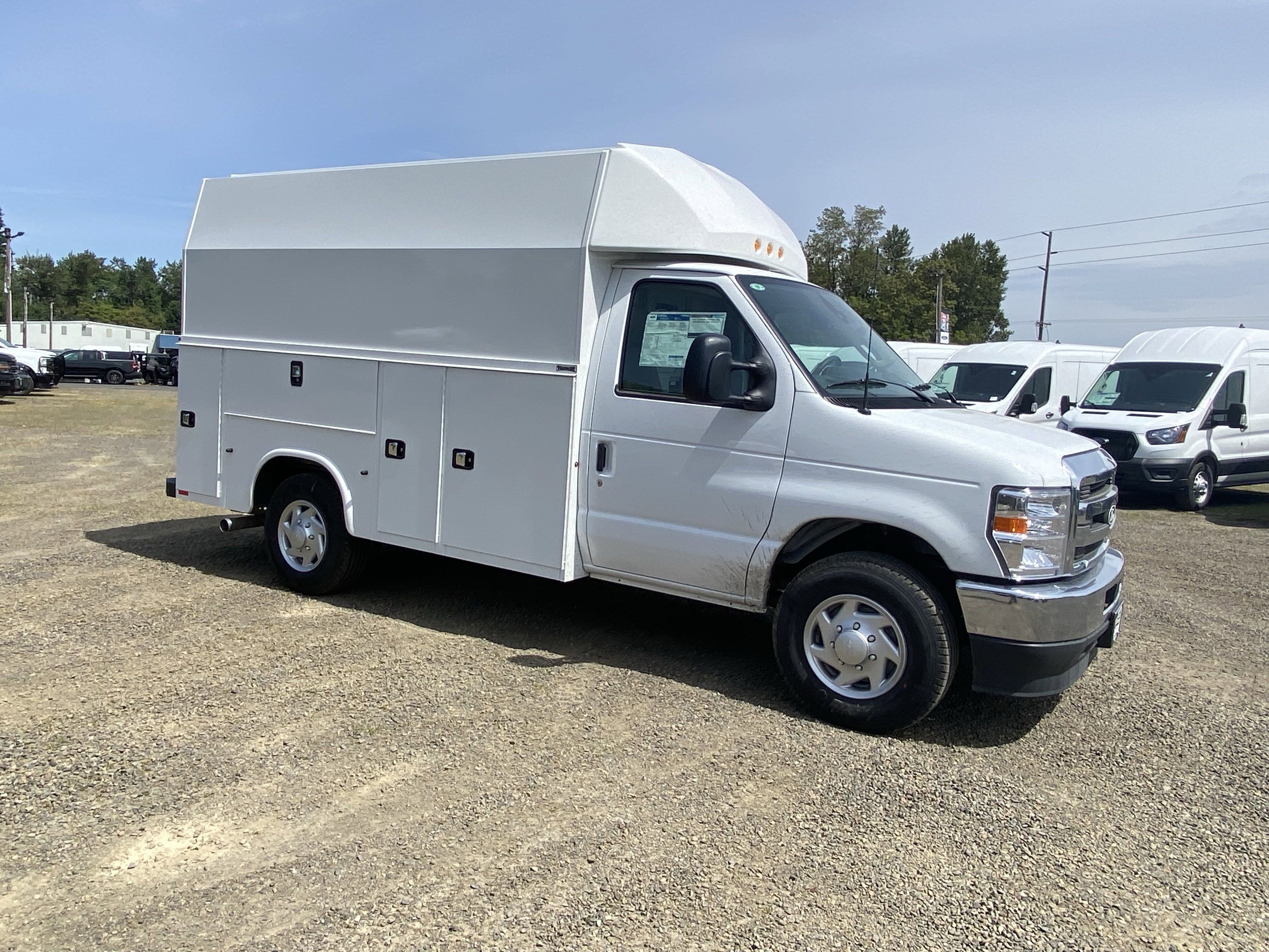 2026 Ford E-Series Cutaway E-350 SRW 138 WB