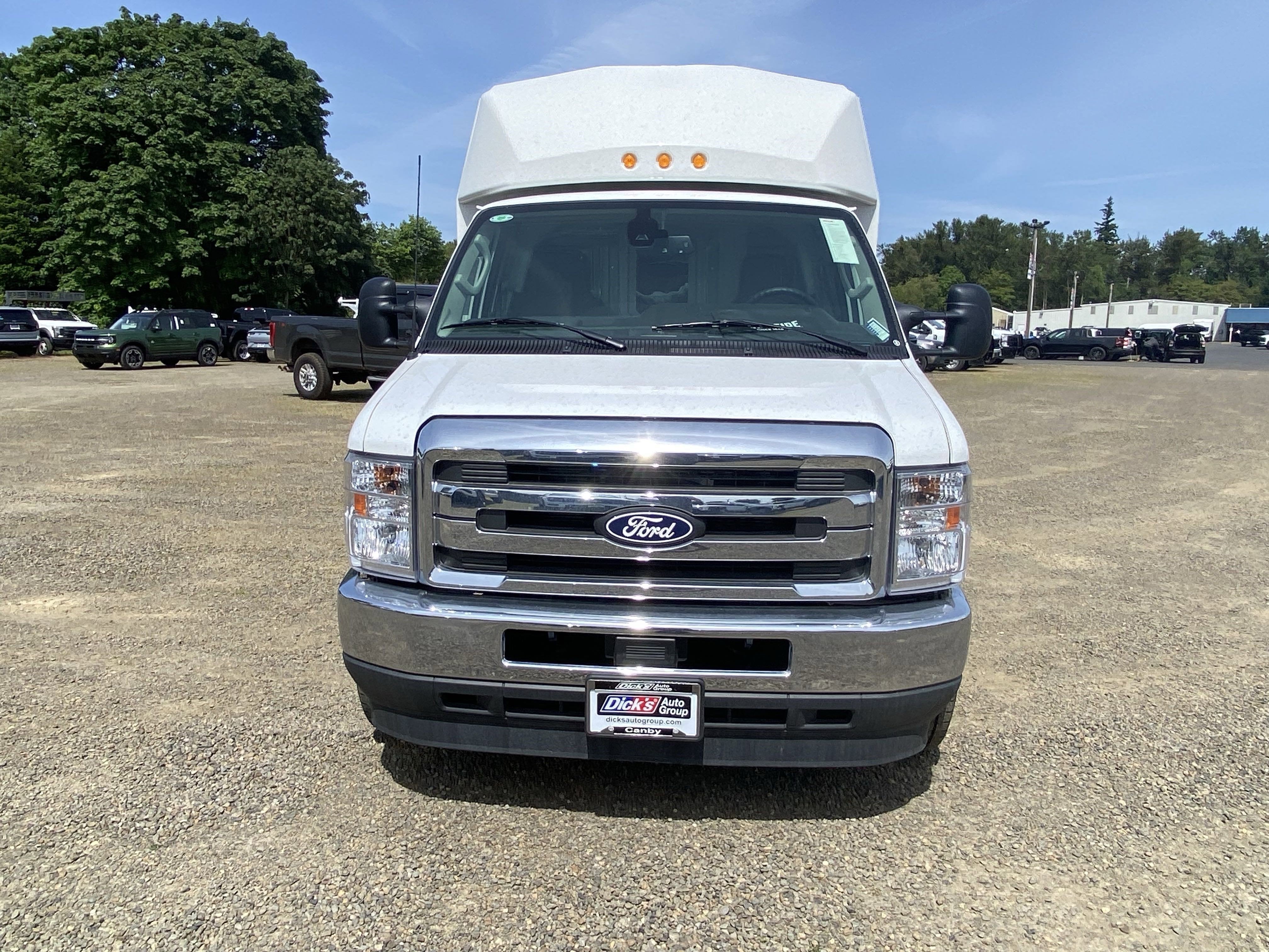 2026 Ford E-Series Cutaway E-350 SRW 138 WB