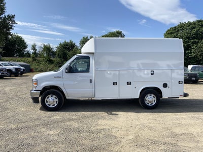 2026 Ford E-Series Cutaway E-350 SRW 138 WB