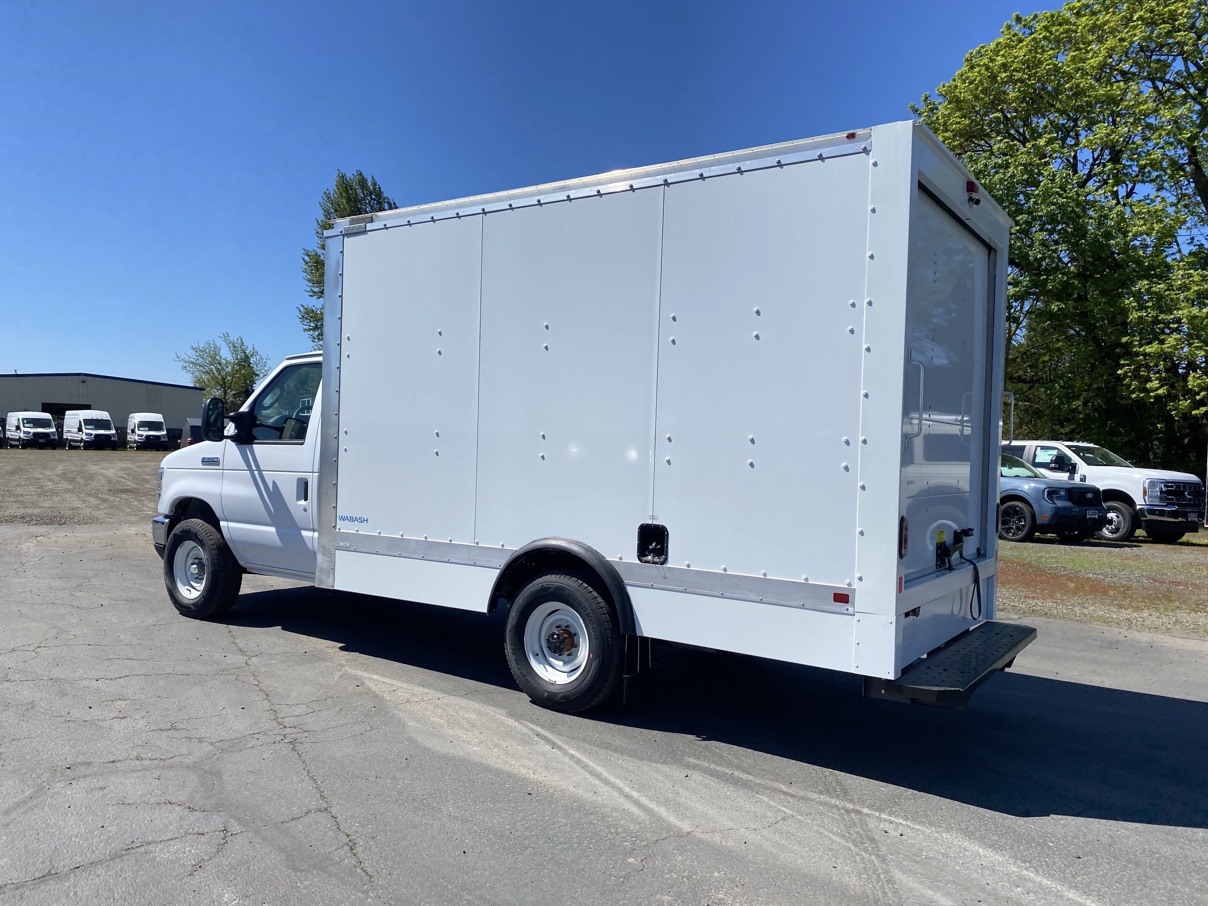 2025 Ford E-Series Cutaway E-350 SRW