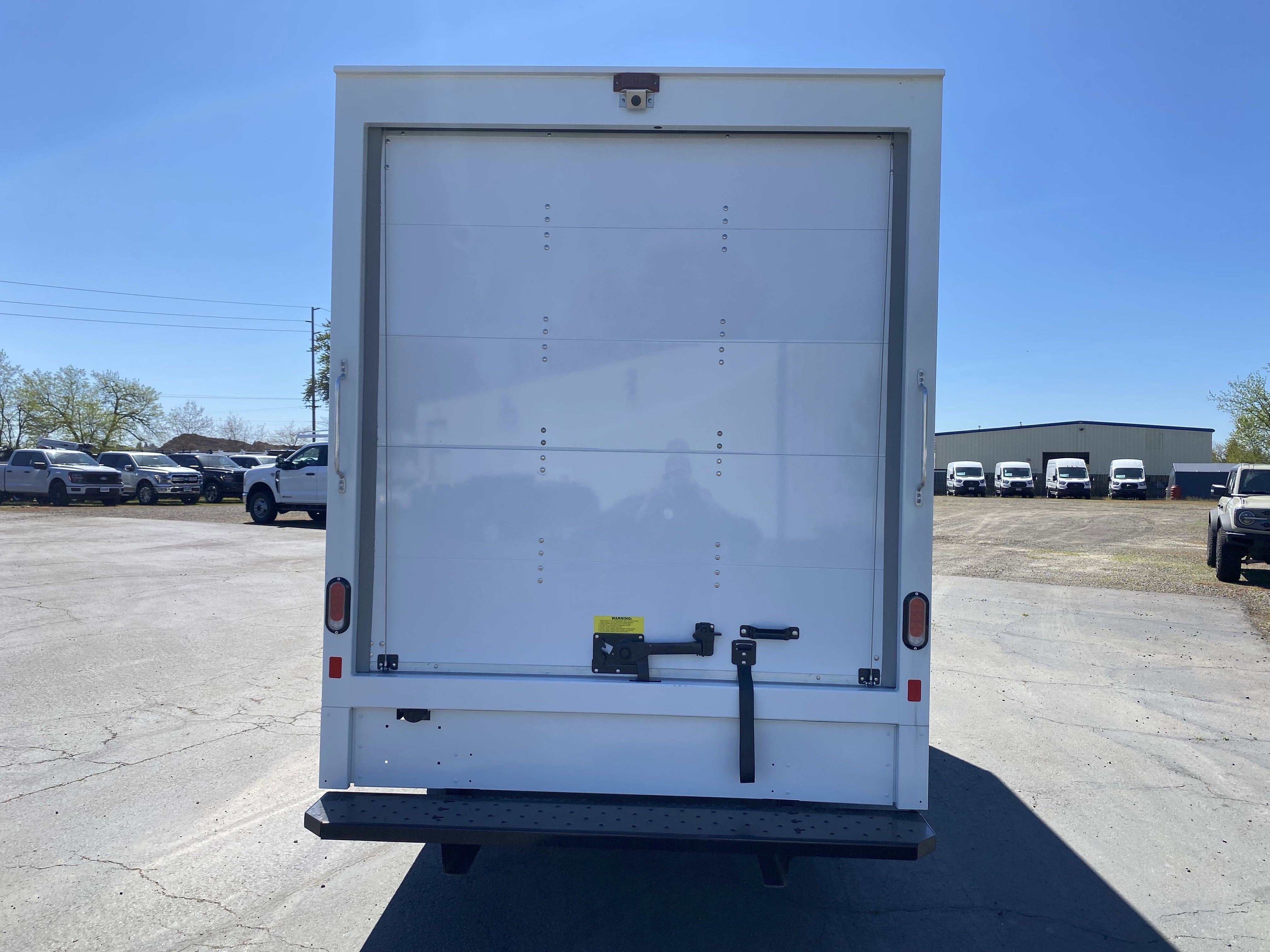 2025 Ford E-Series Cutaway E-350 SRW