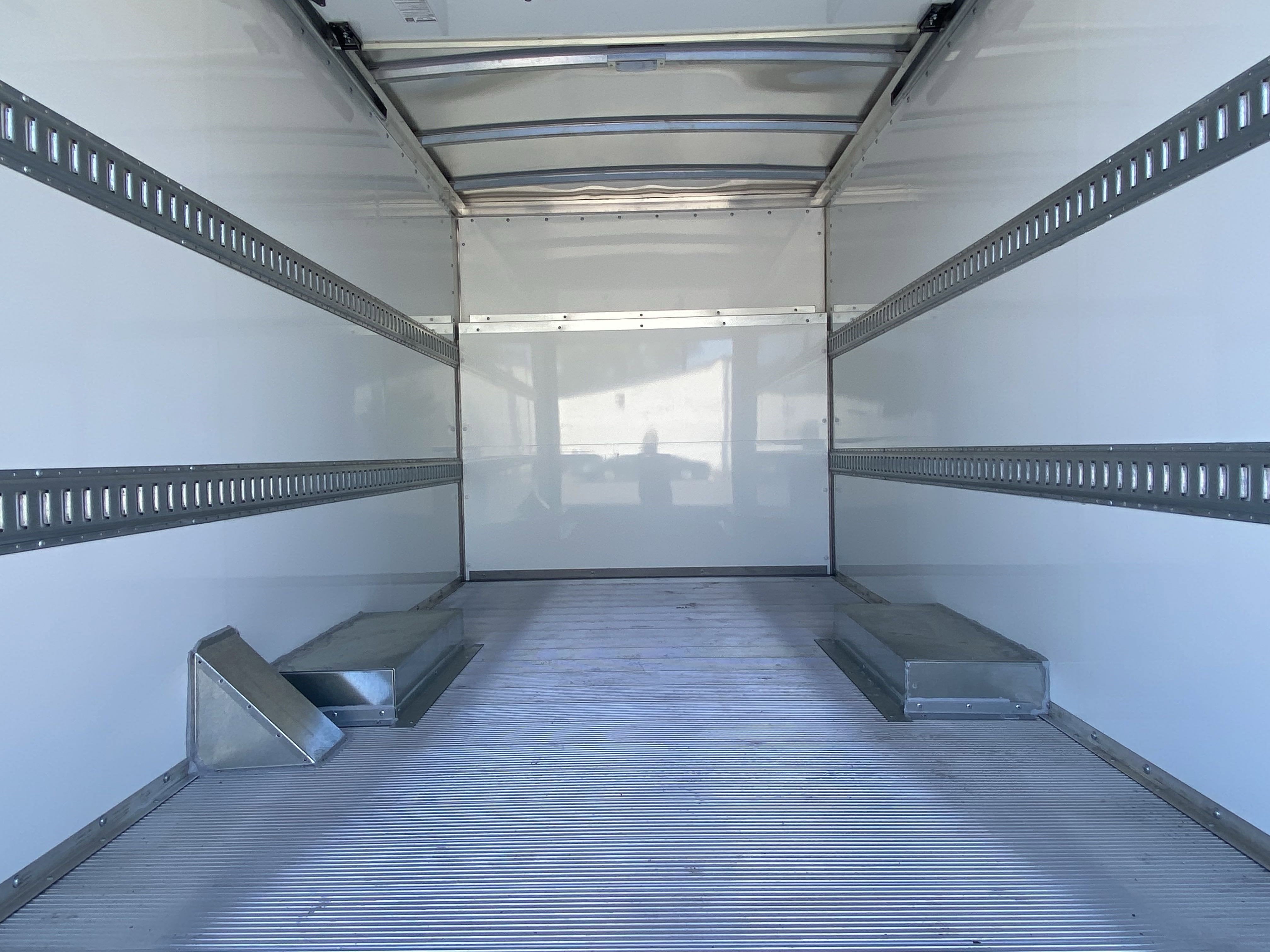 2025 Ford E-Series Cutaway E-350 SRW