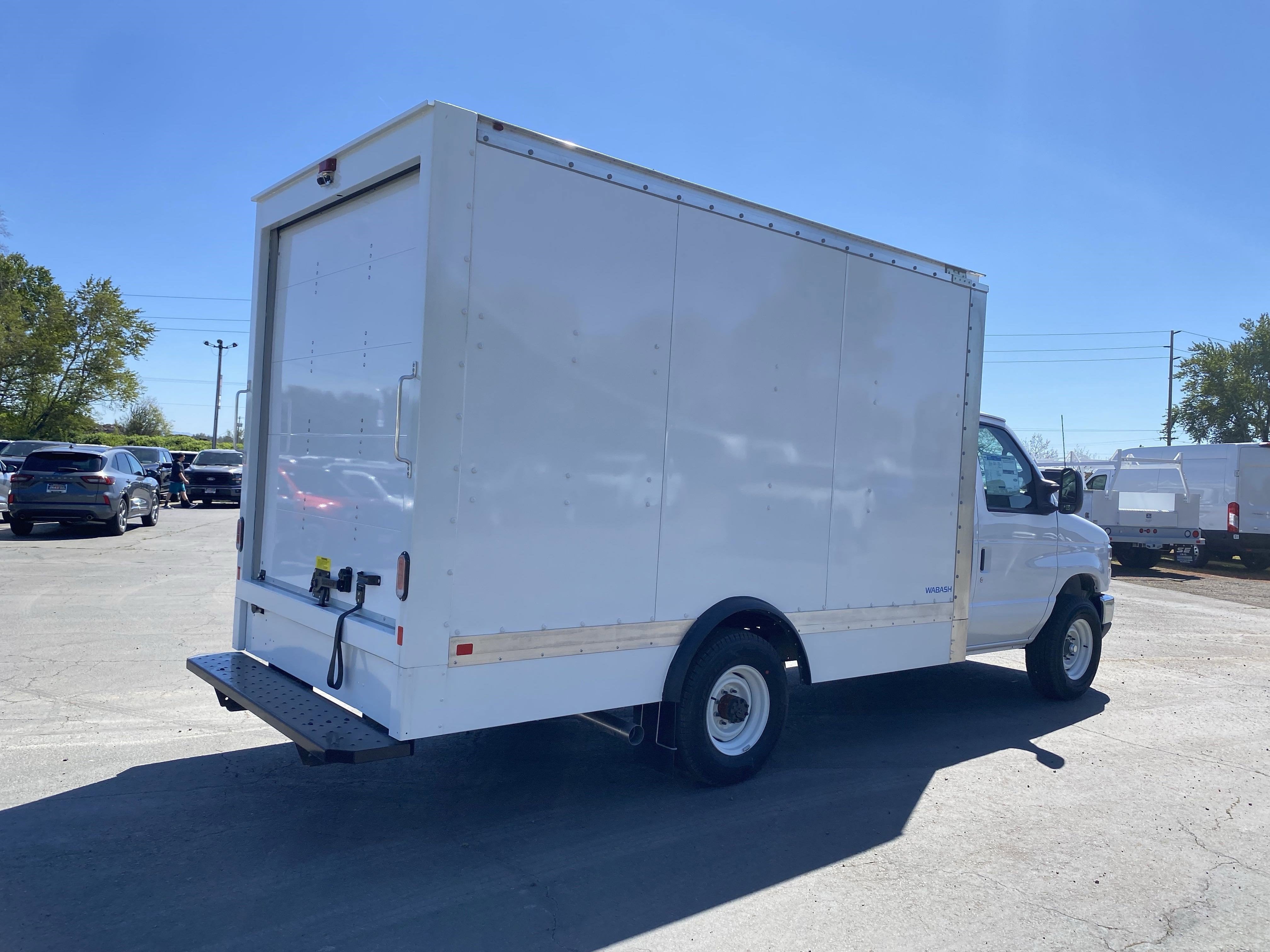 2025 Ford E-Series Cutaway E-350 SRW