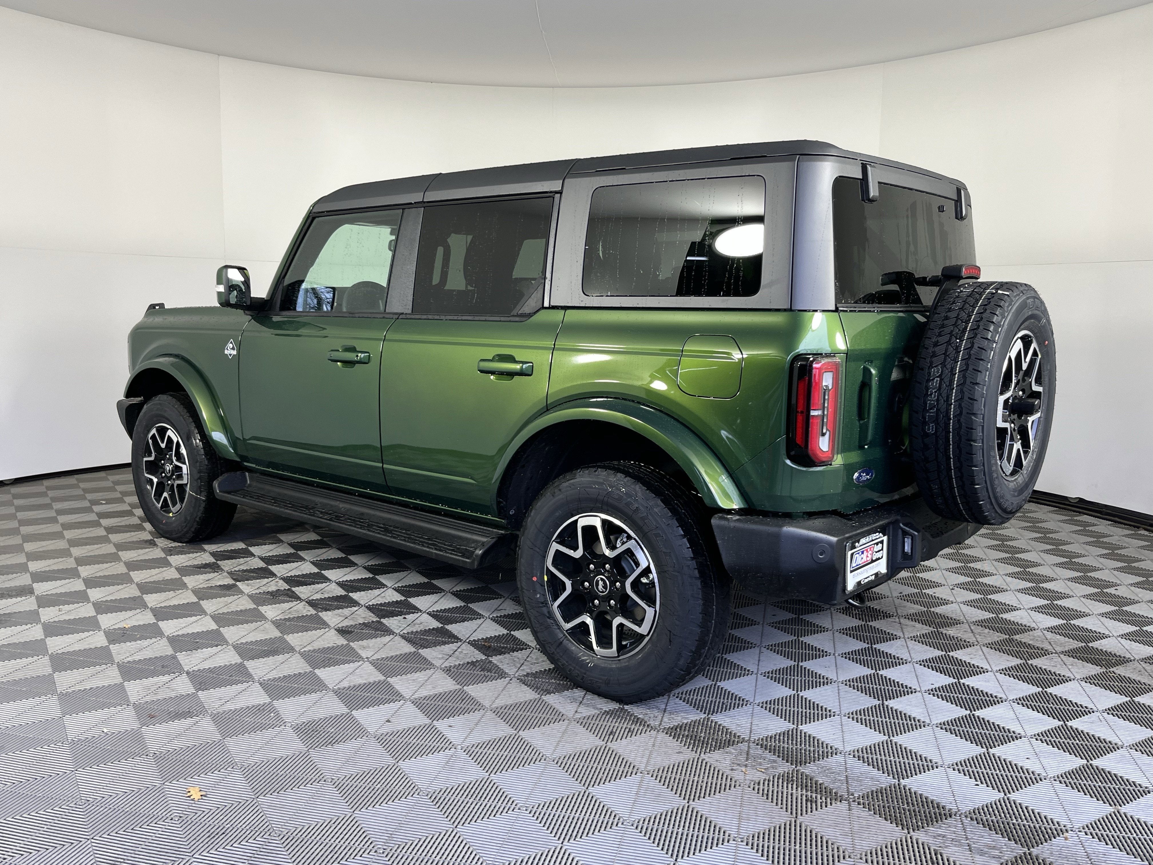 2025 Ford Bronco Outer Banks