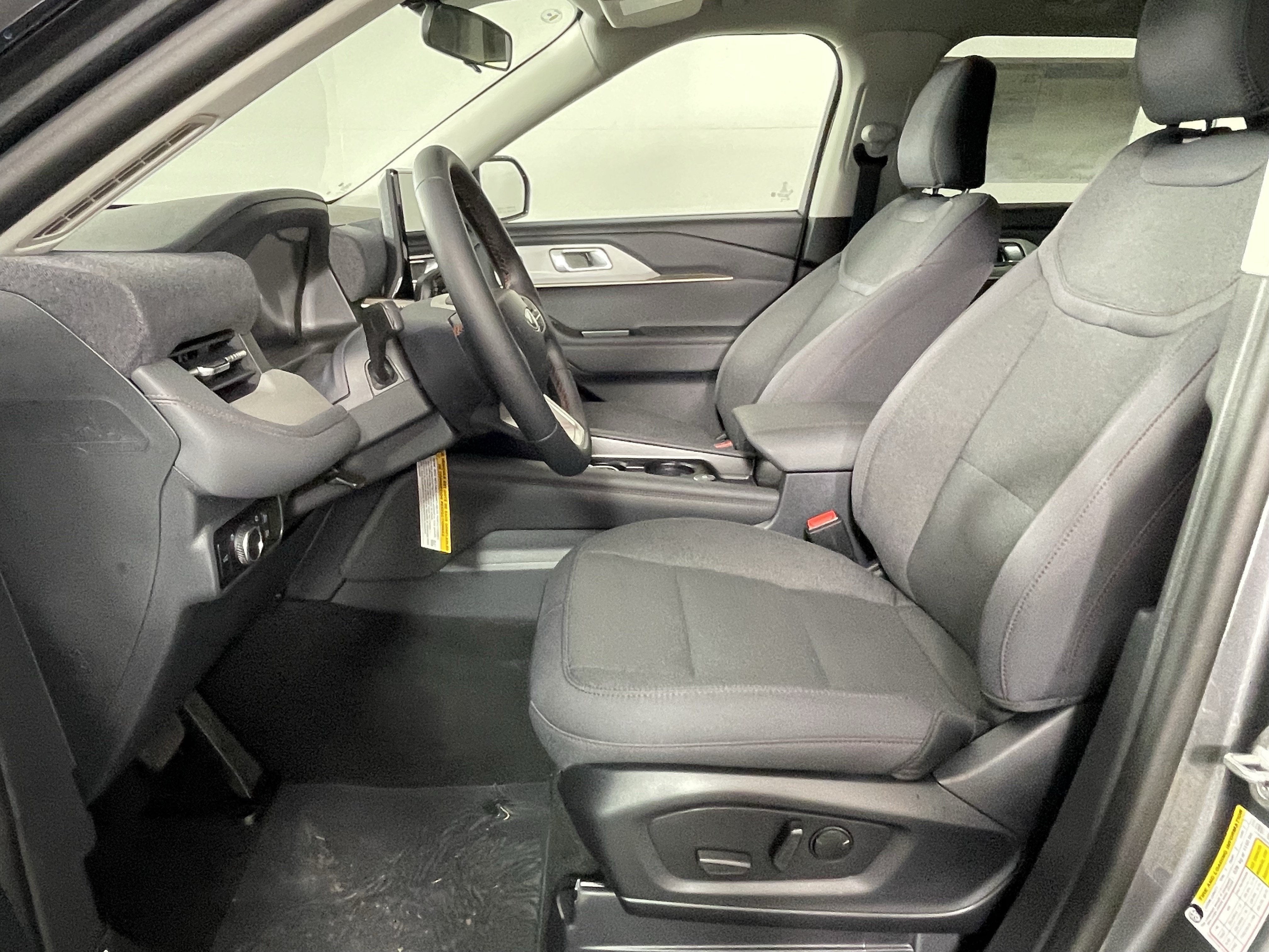 2026 Ford Explorer Active w/100A Pkg 4WD