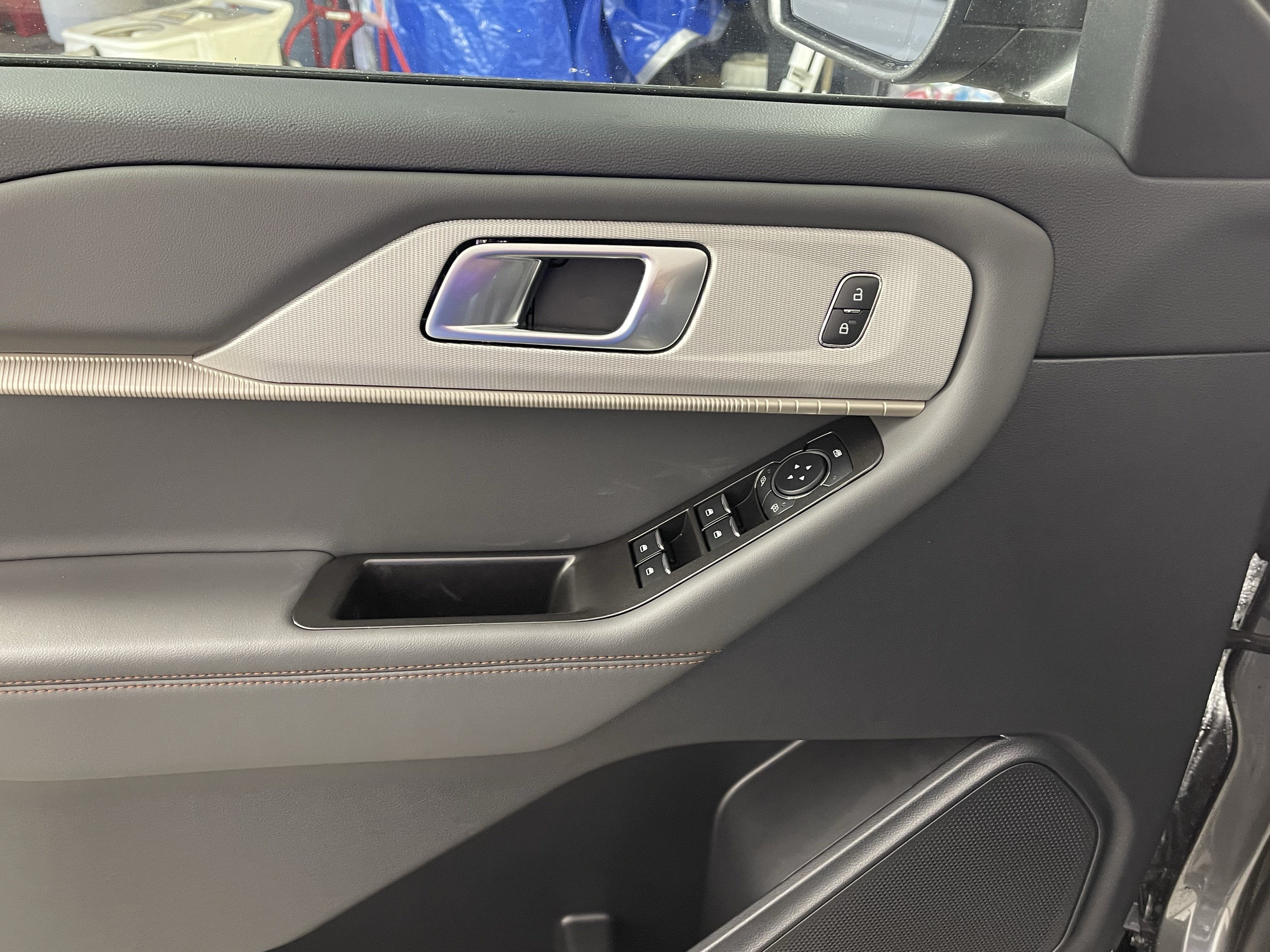 2026 Ford Explorer Active w/100A Pkg 4WD