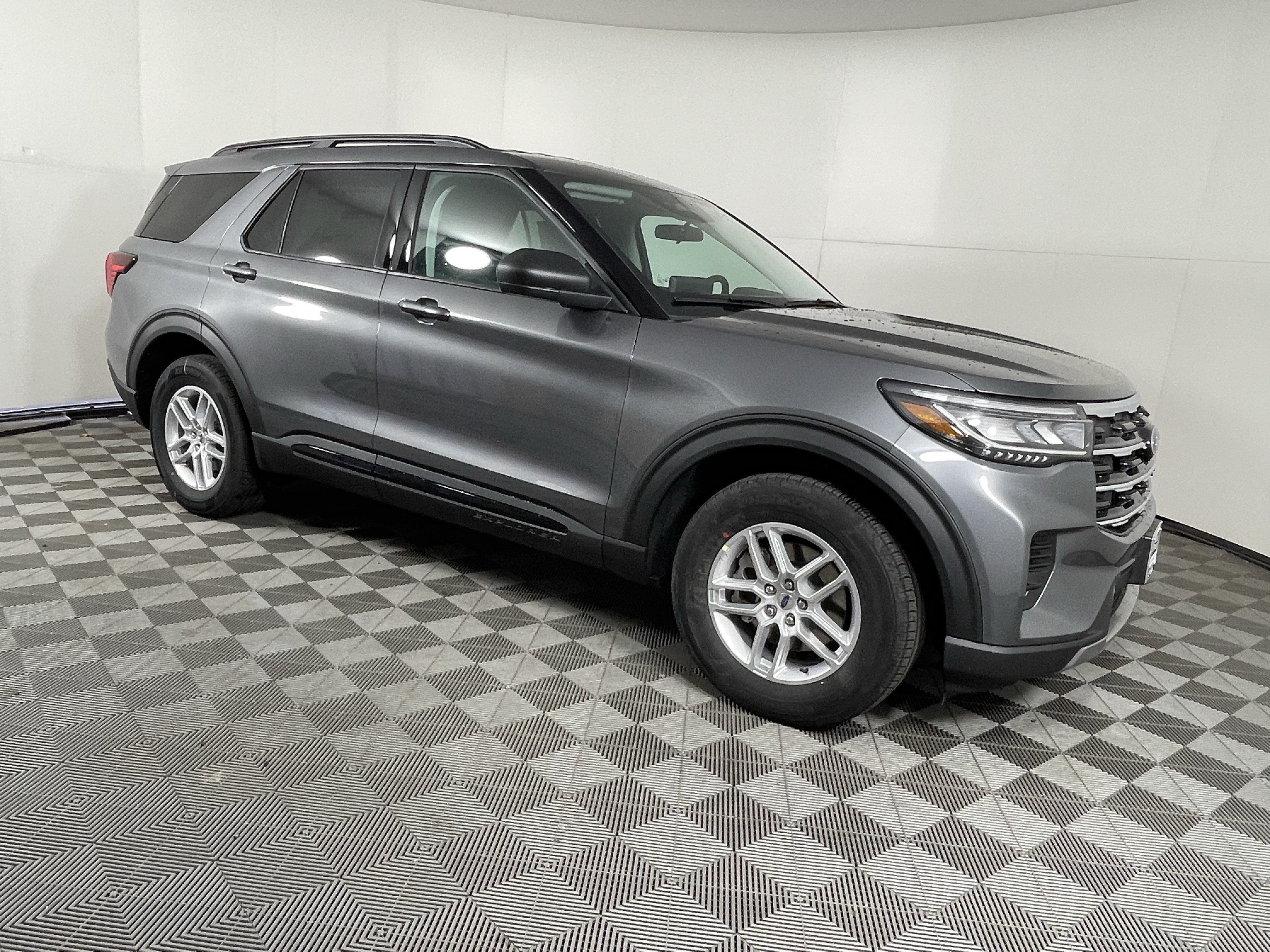 2026 Ford Explorer Active w/100A Pkg 4WD