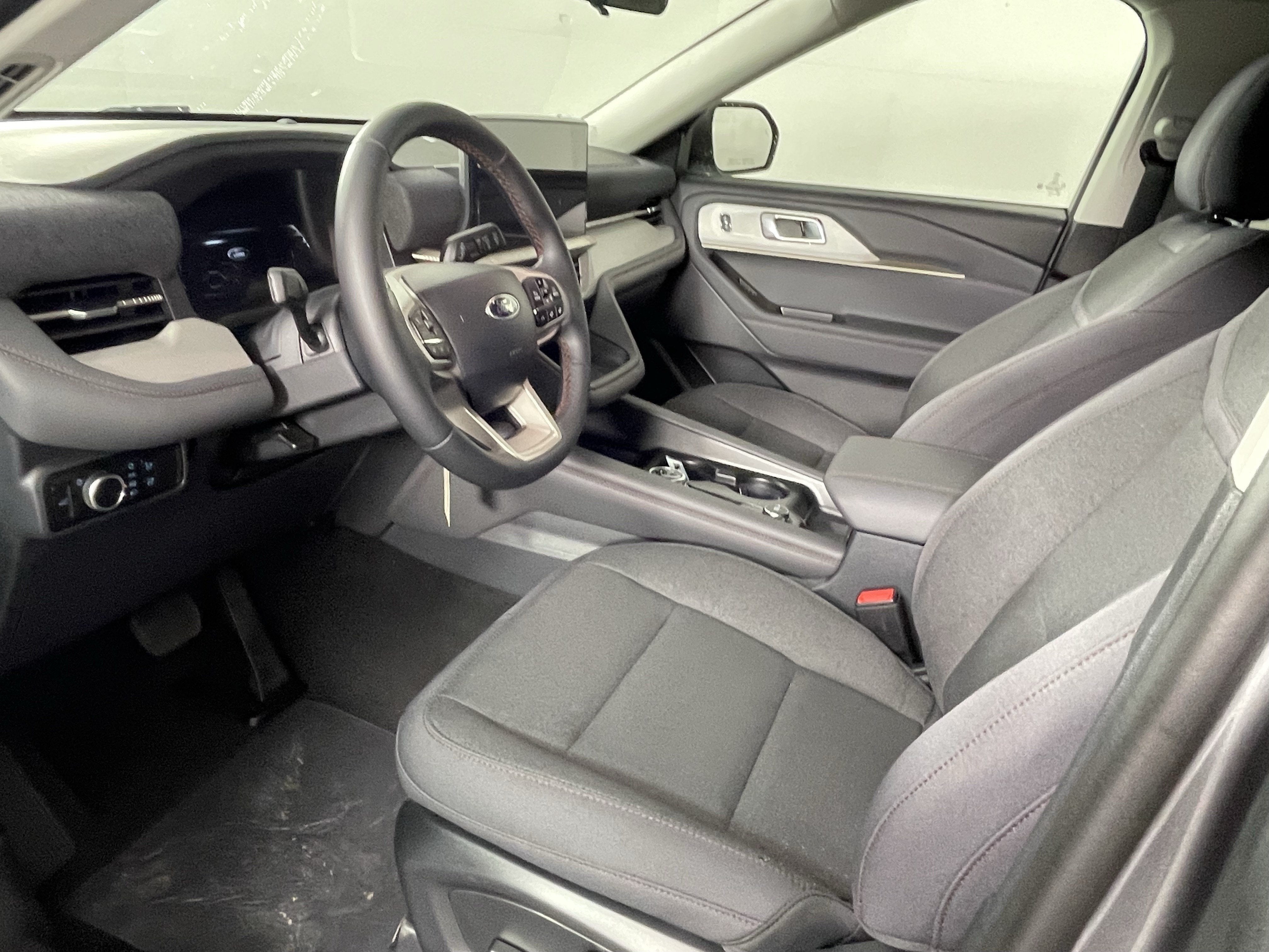 2026 Ford Explorer Active w/100A Pkg 4WD