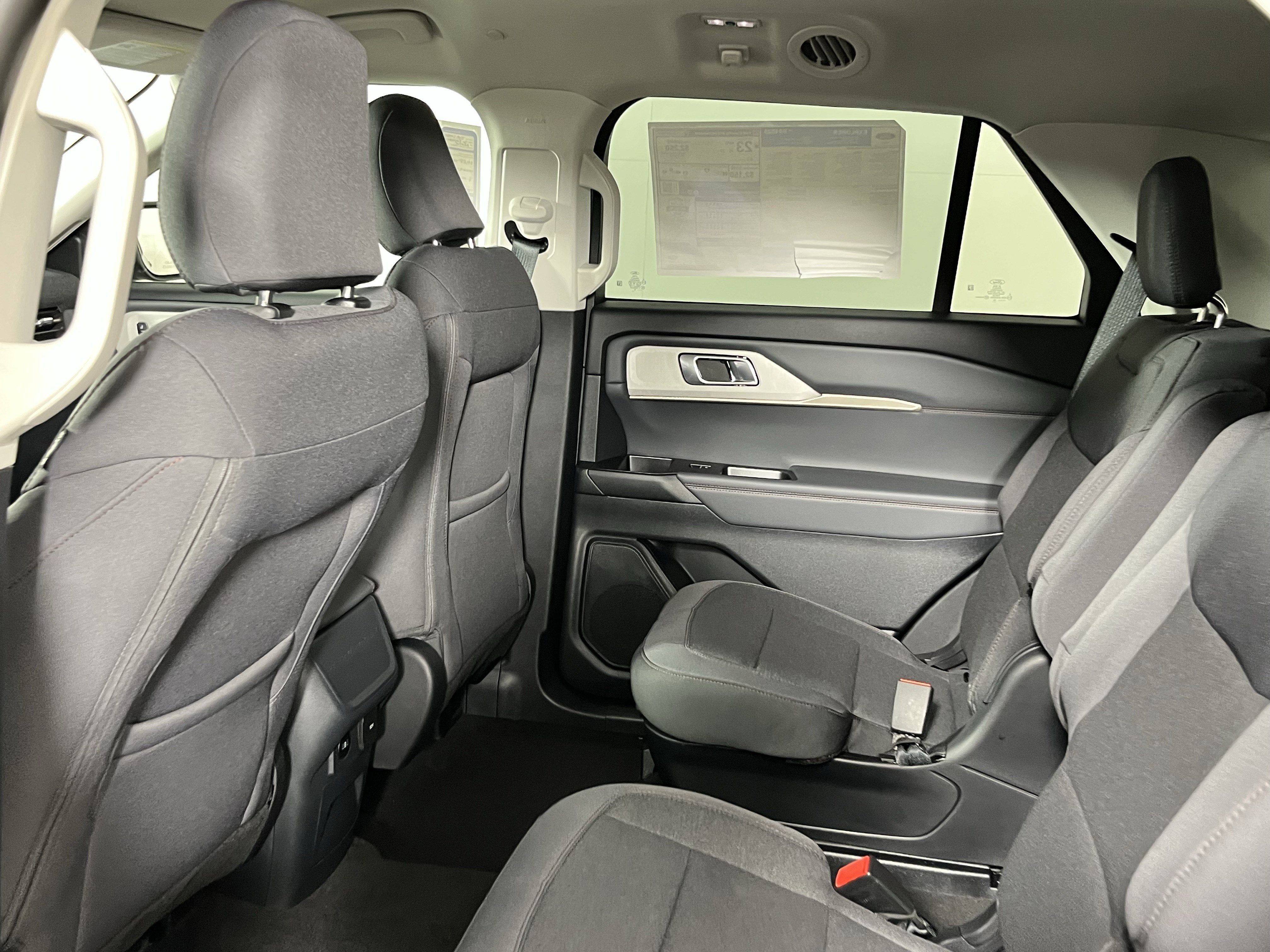 2026 Ford Explorer Active w/100A Pkg 4WD