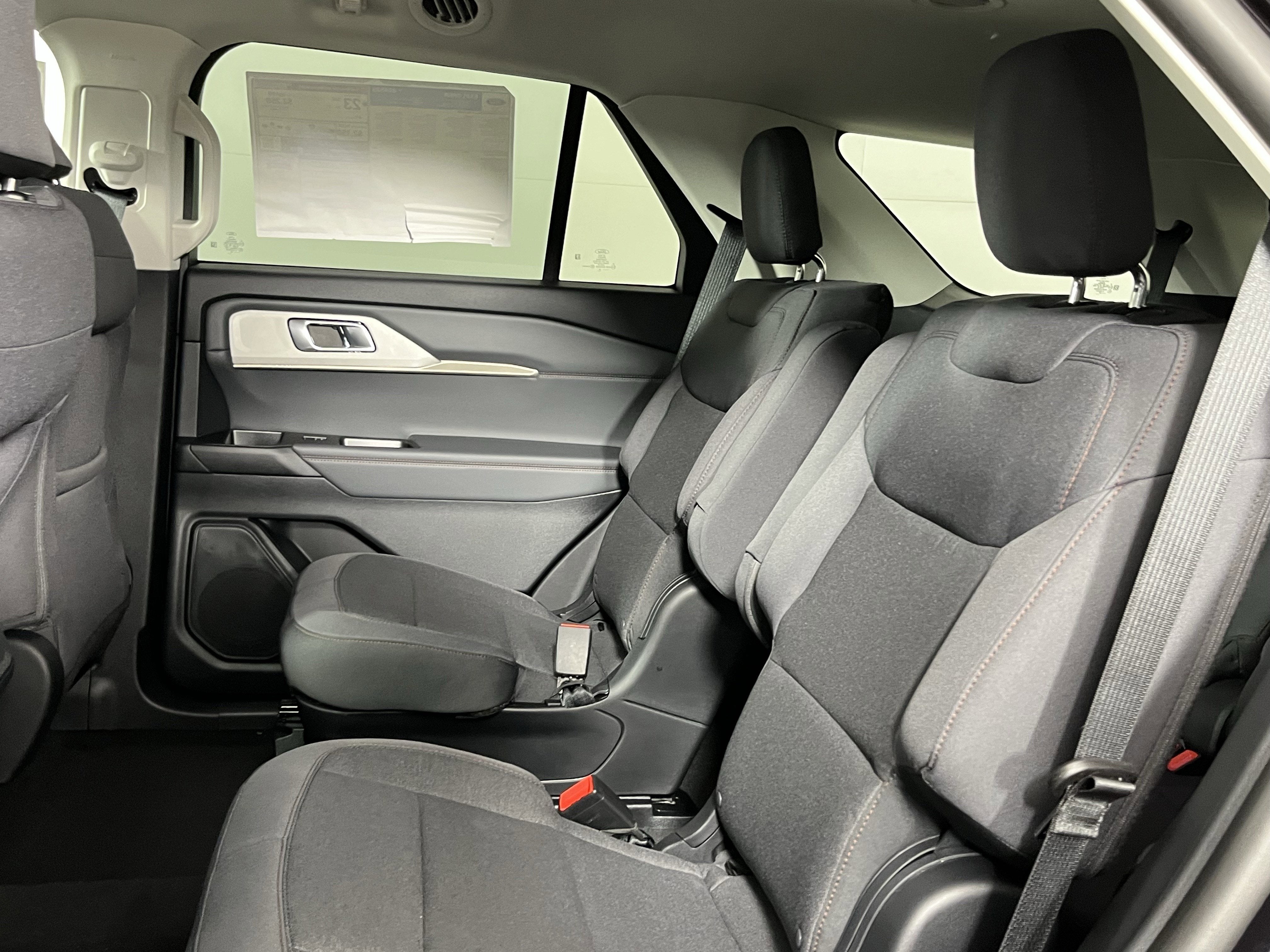 2026 Ford Explorer Active w/100A Pkg 4WD