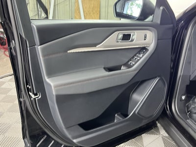 2026 Ford Explorer Active w/100A Pkg 4WD