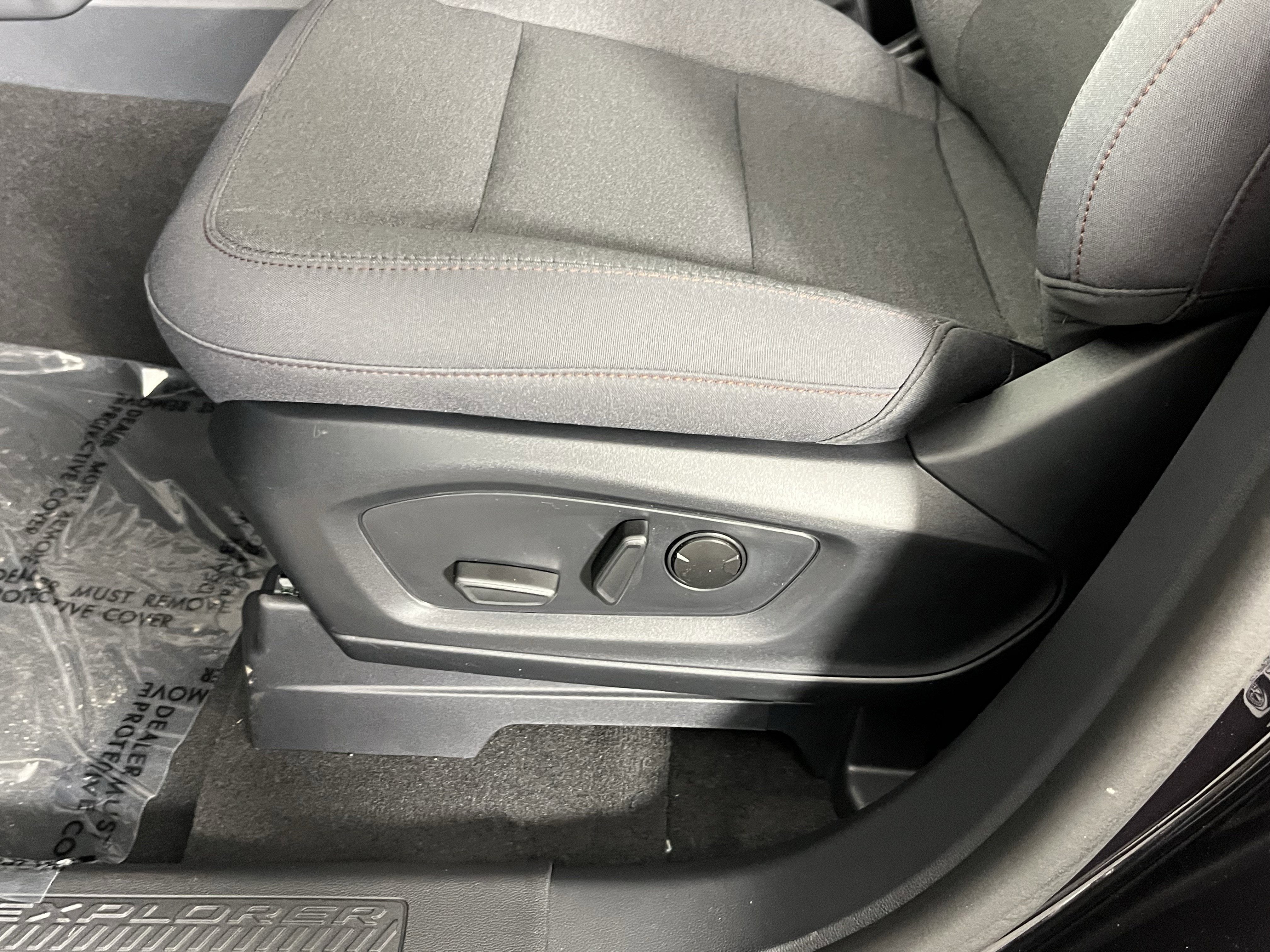 2026 Ford Explorer Active w/100A Pkg 4WD