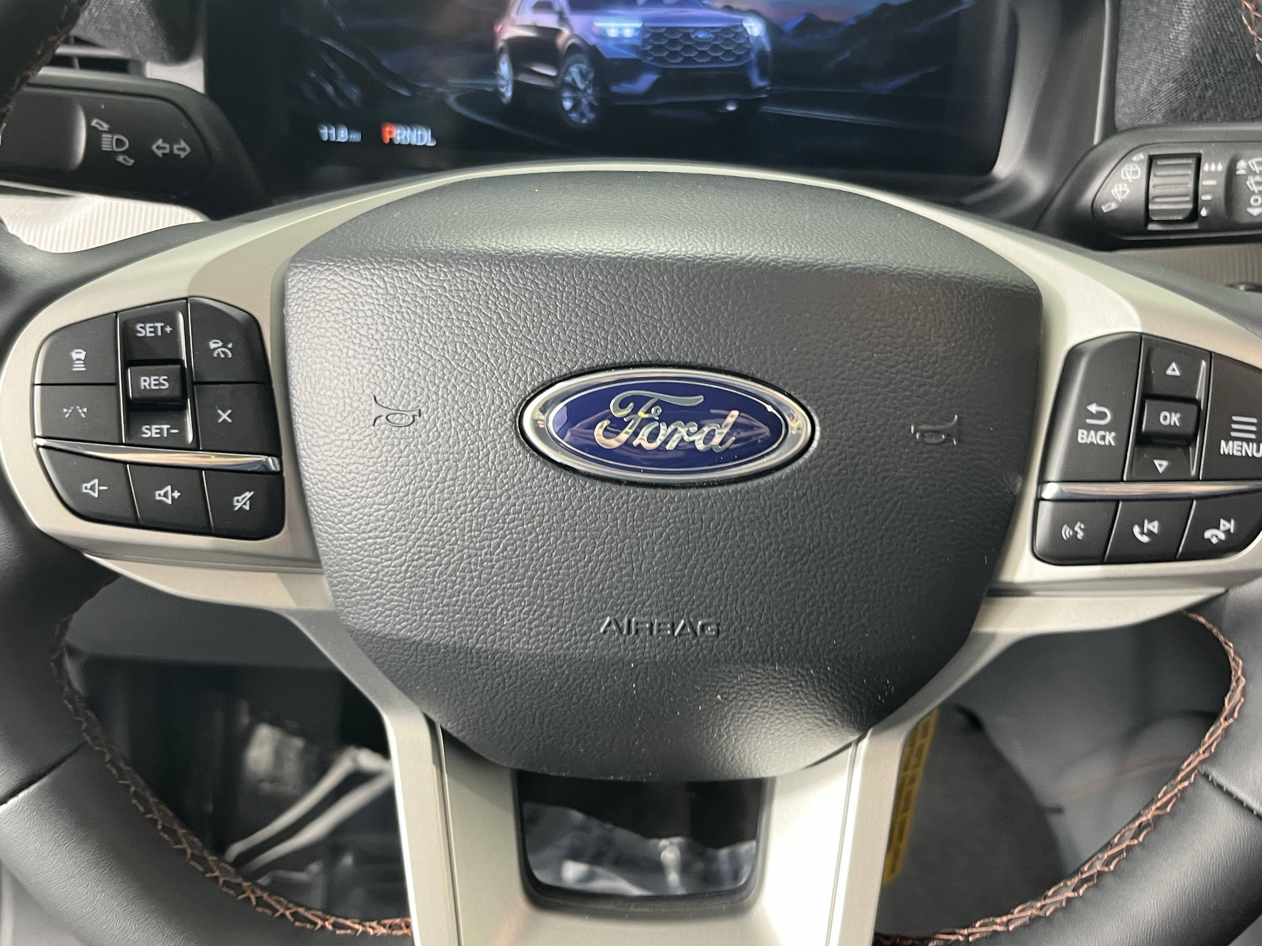 2026 Ford Explorer Active w/100A Pkg 4WD