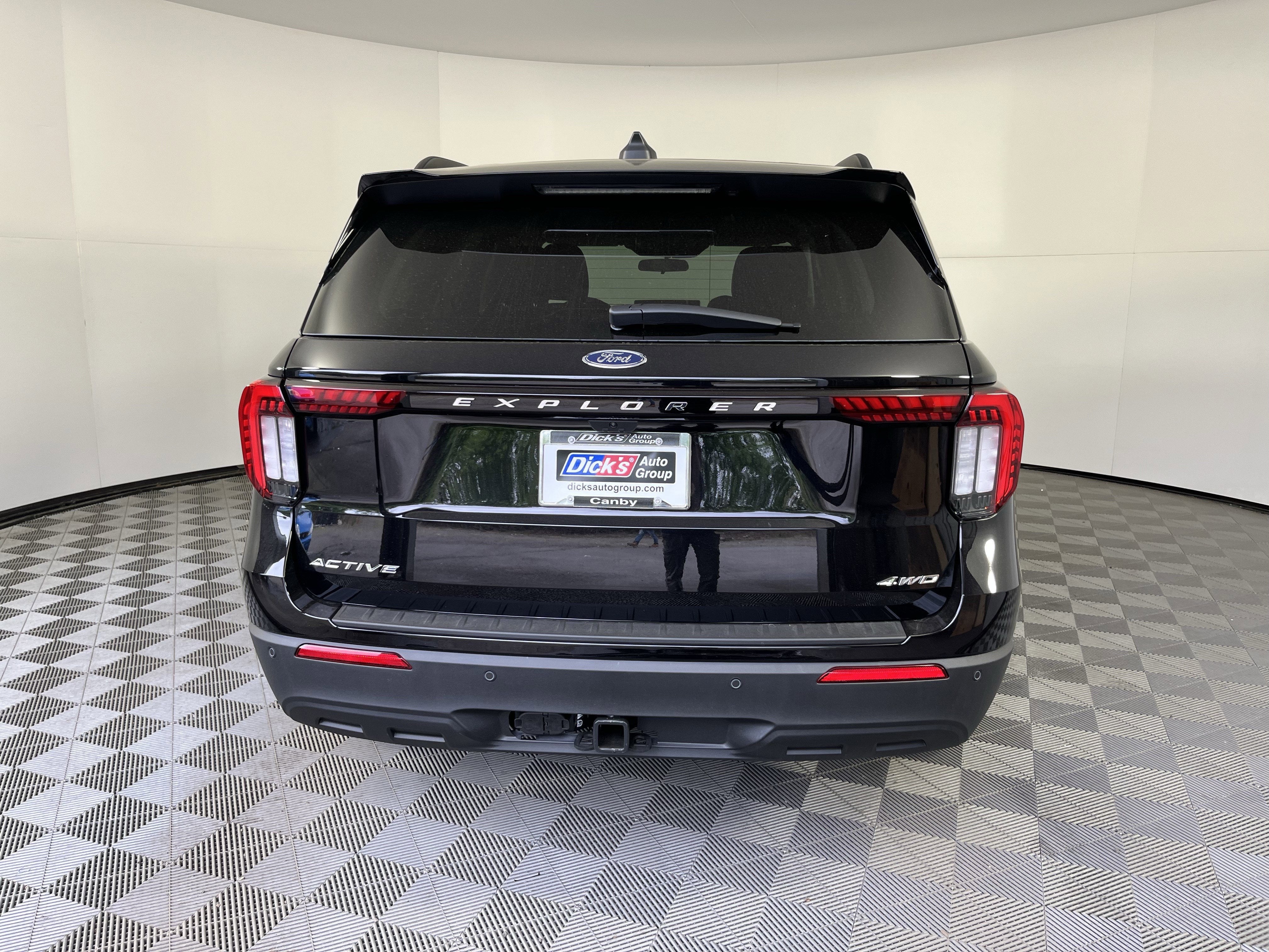 2026 Ford Explorer Active w/100A Pkg 4WD
