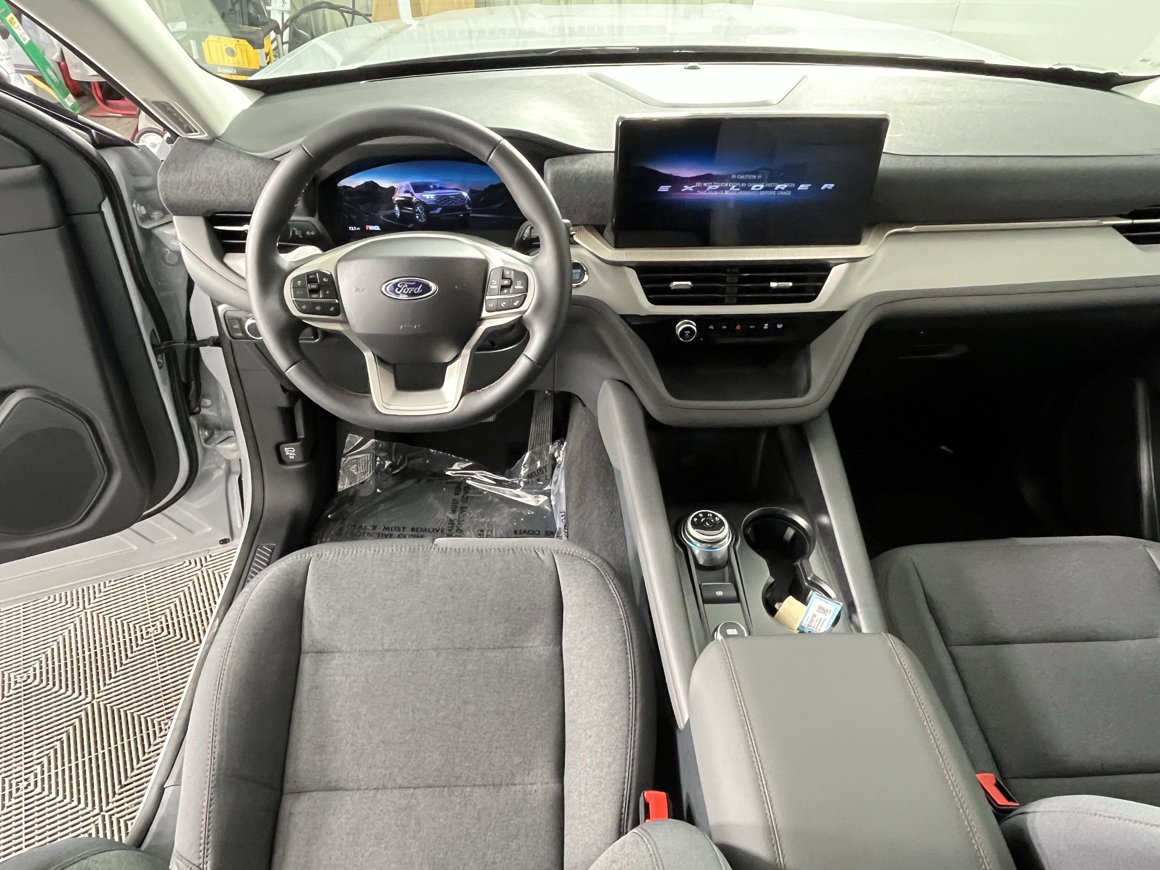 2026 Ford Explorer Active w/100A Pkg 4WD