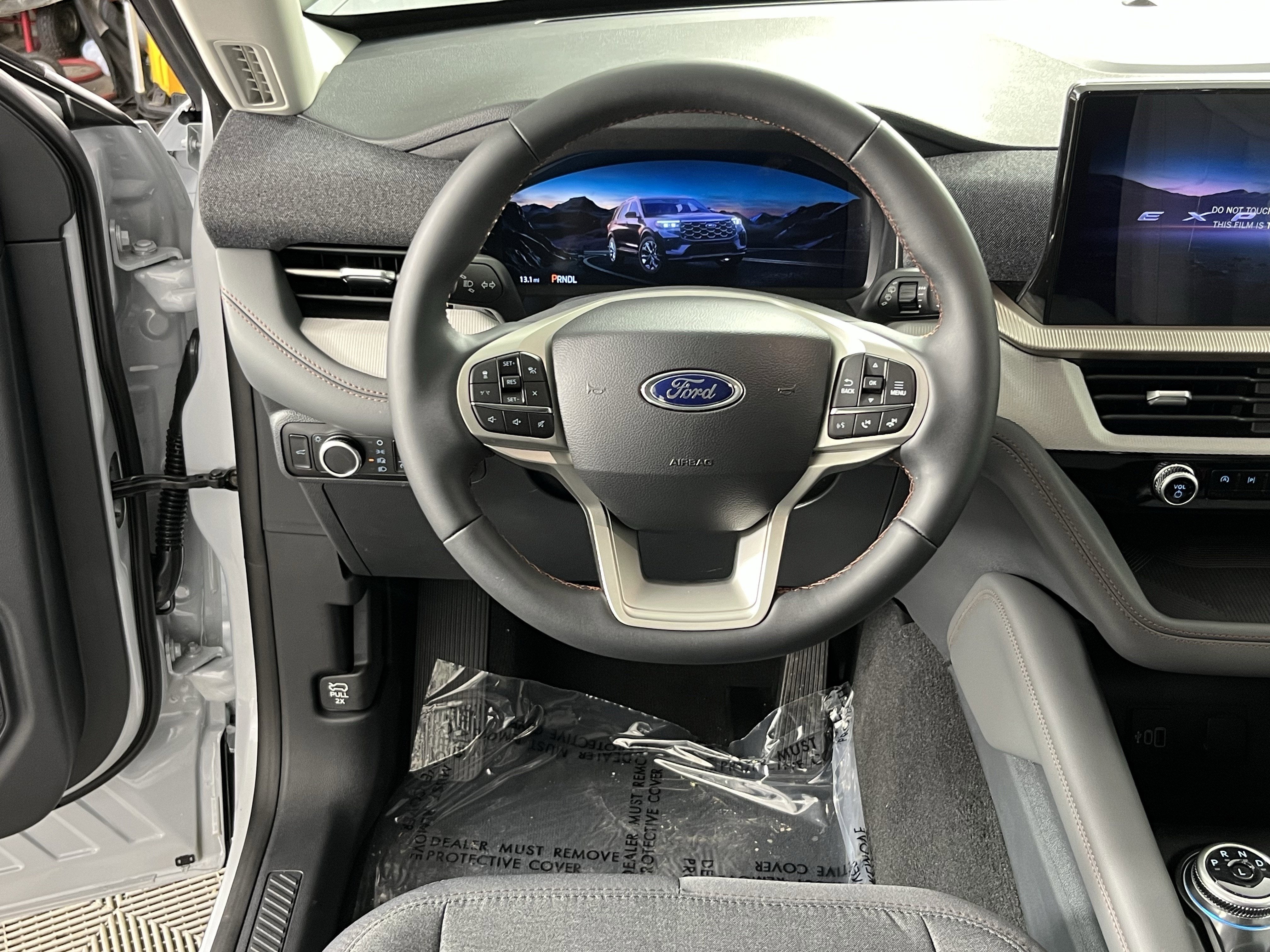 2026 Ford Explorer Active w/100A Pkg 4WD