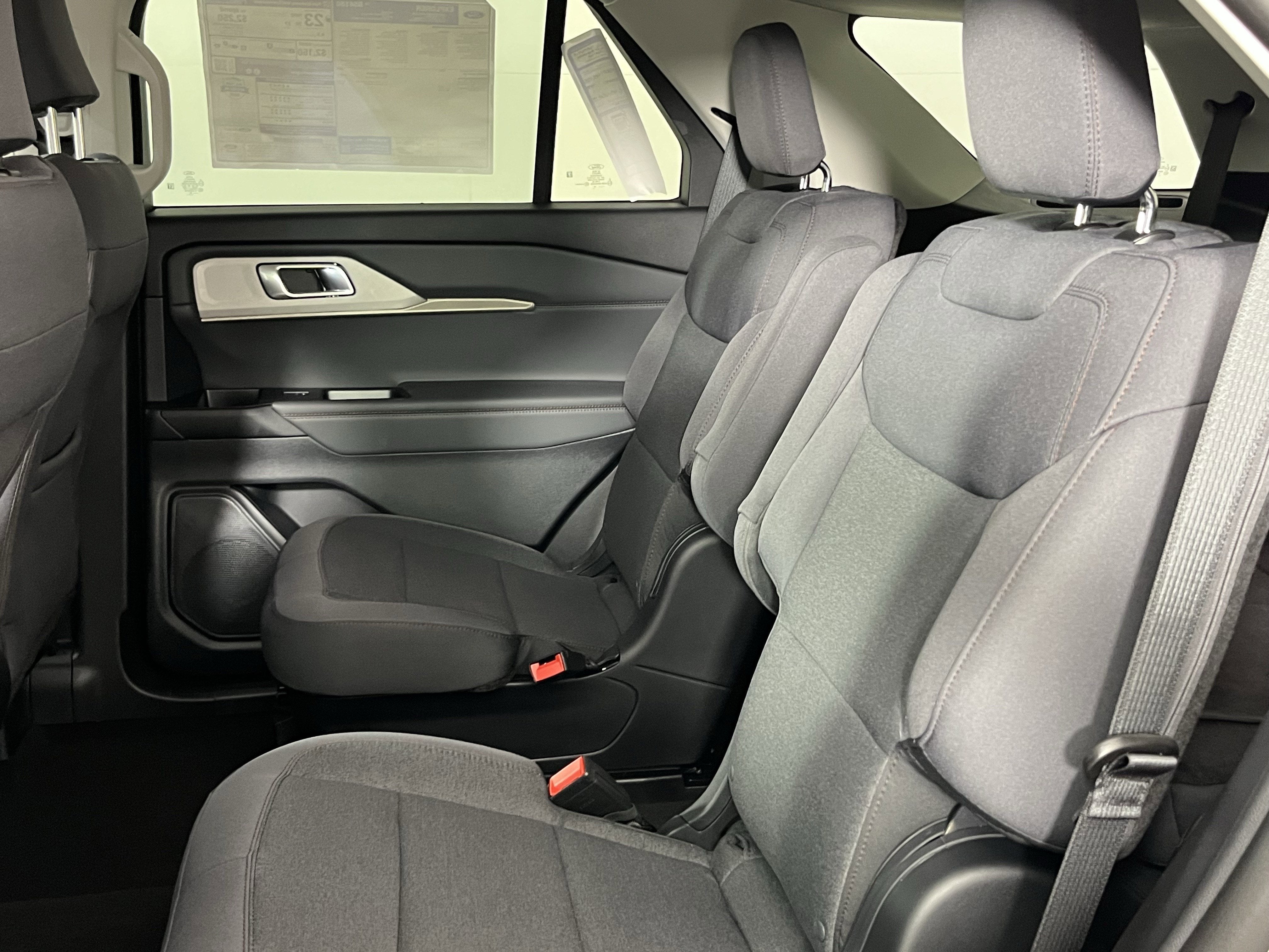 2026 Ford Explorer Active w/100A Pkg 4WD
