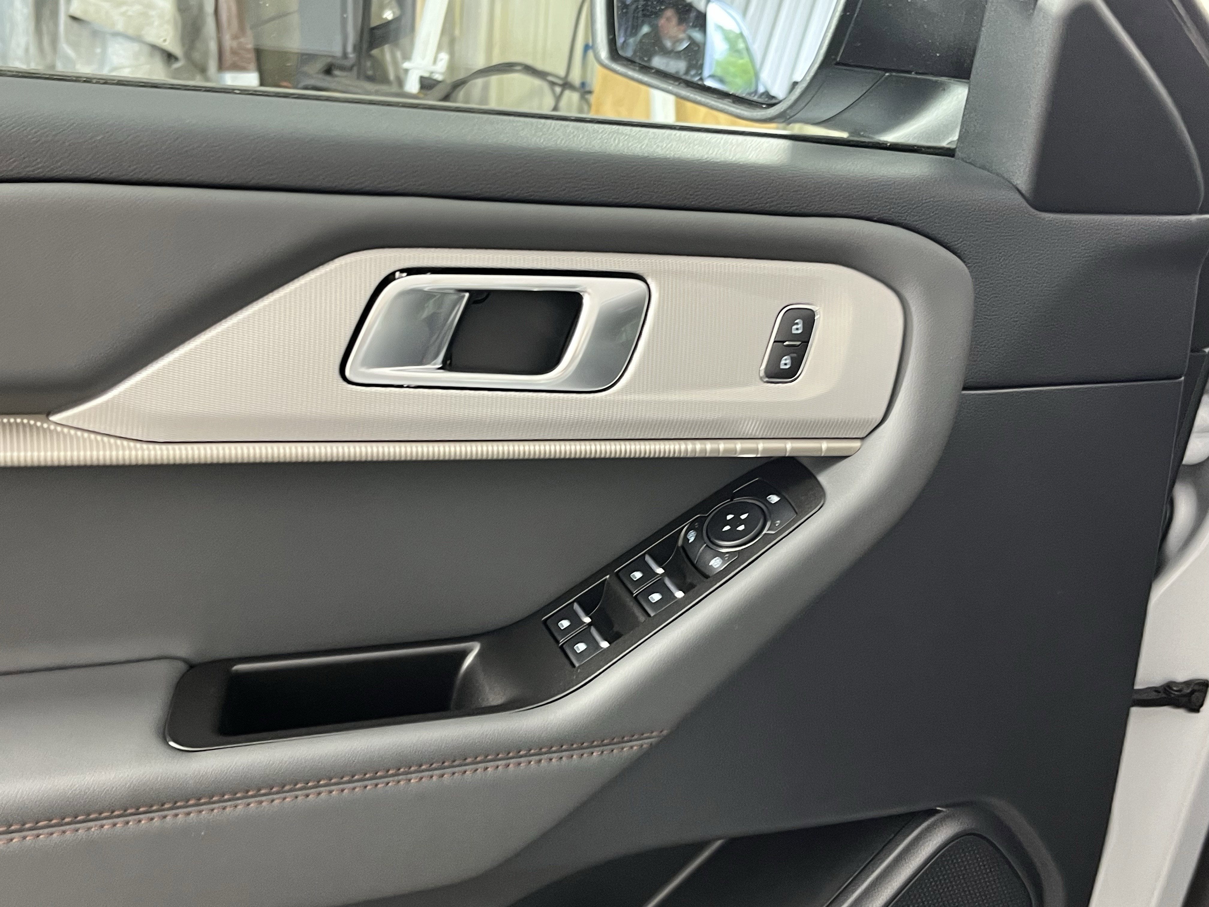2026 Ford Explorer Active w/100A Pkg 4WD