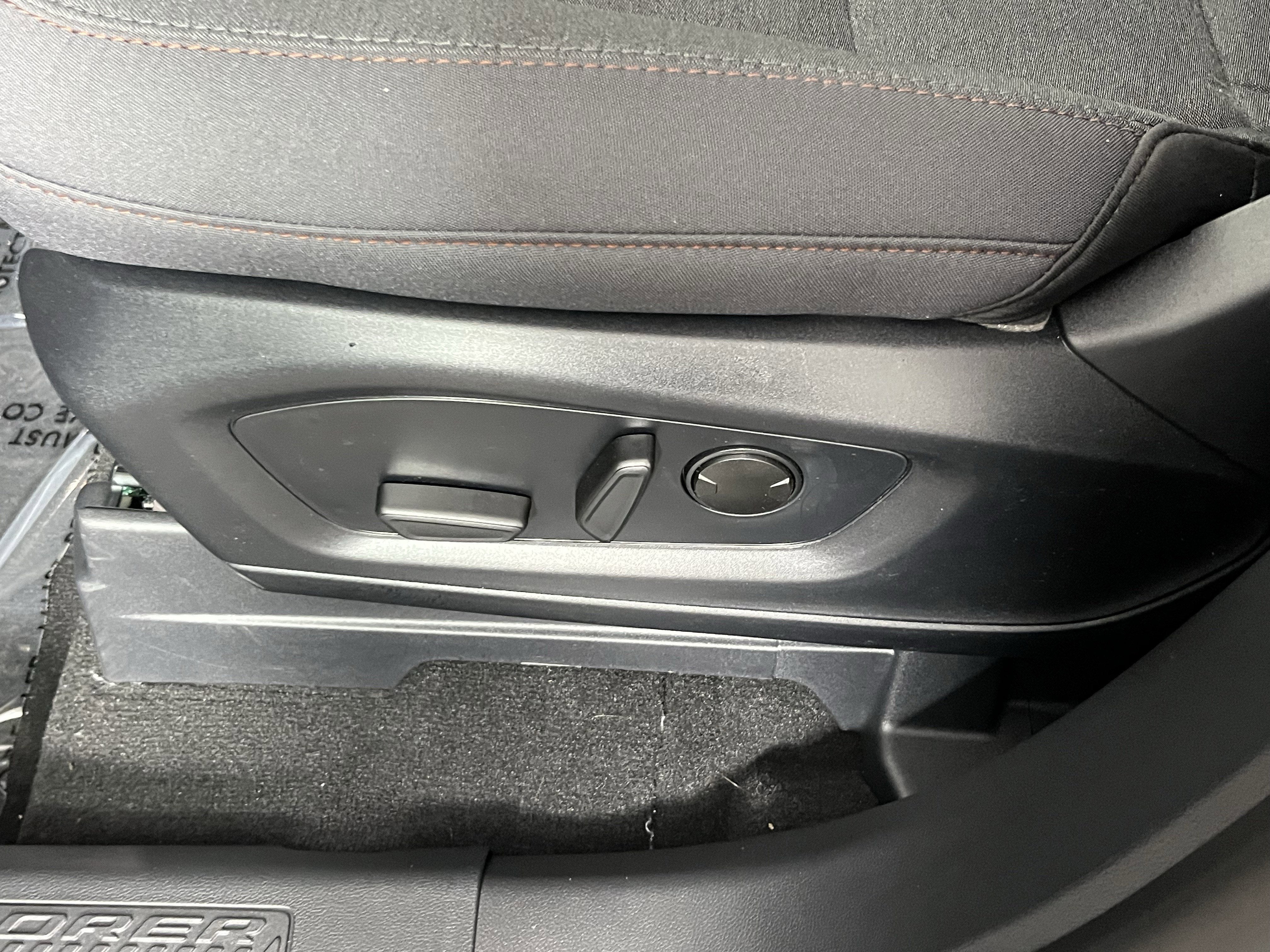 2026 Ford Explorer Active w/100A Pkg 4WD