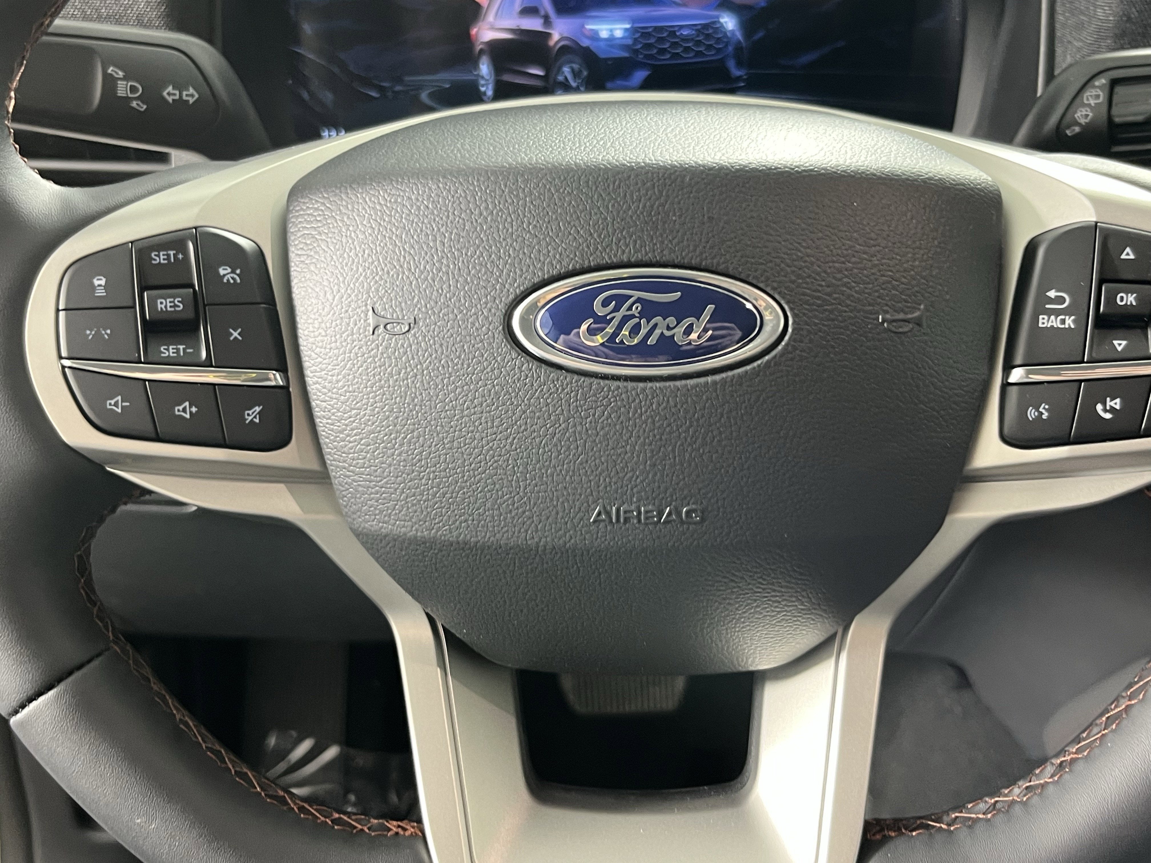 2026 Ford Explorer Active w/100A Pkg 4WD