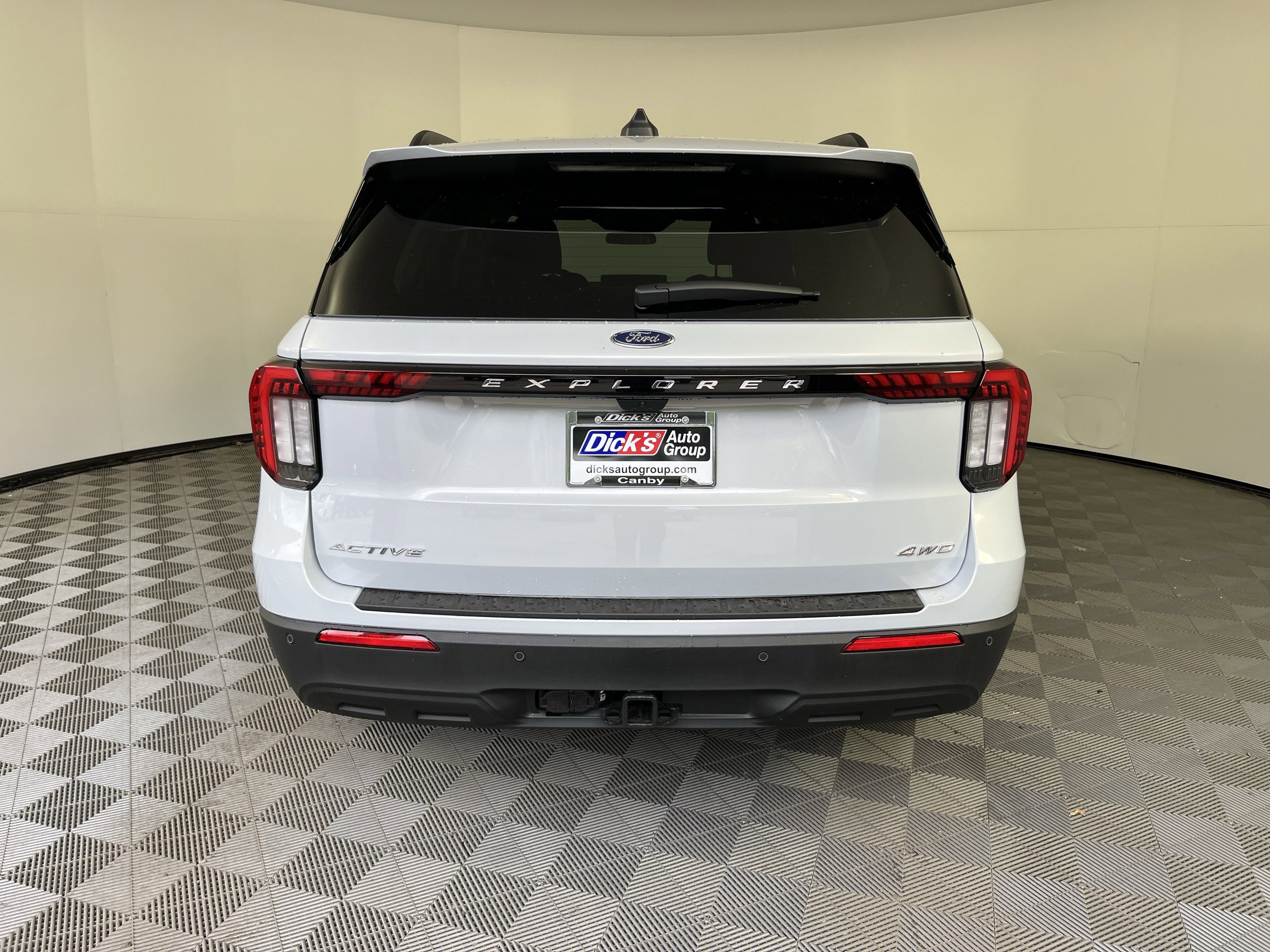 2026 Ford Explorer Active w/100A Pkg 4WD