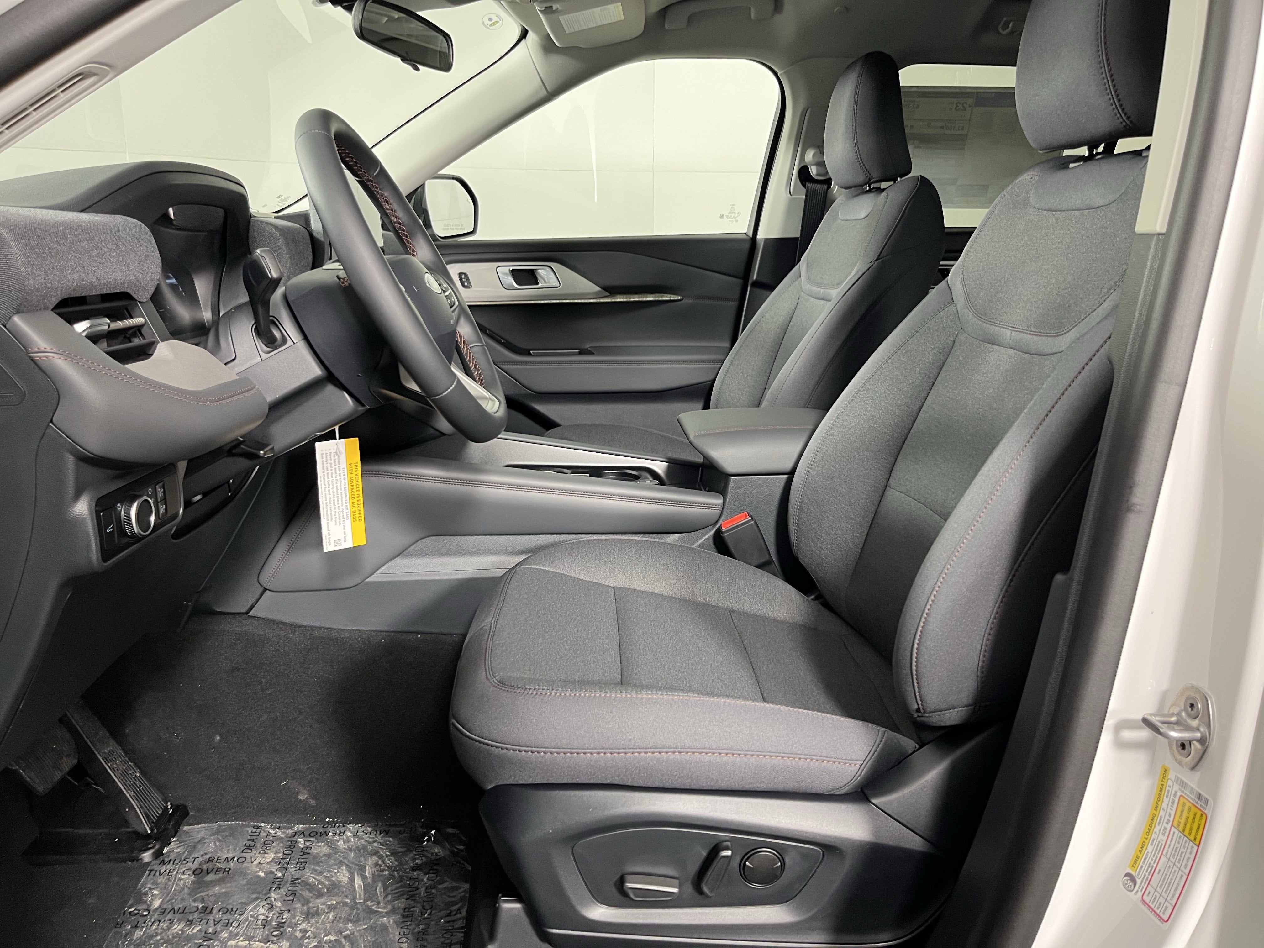 2026 Ford Explorer Active w/100A Pkg 4WD