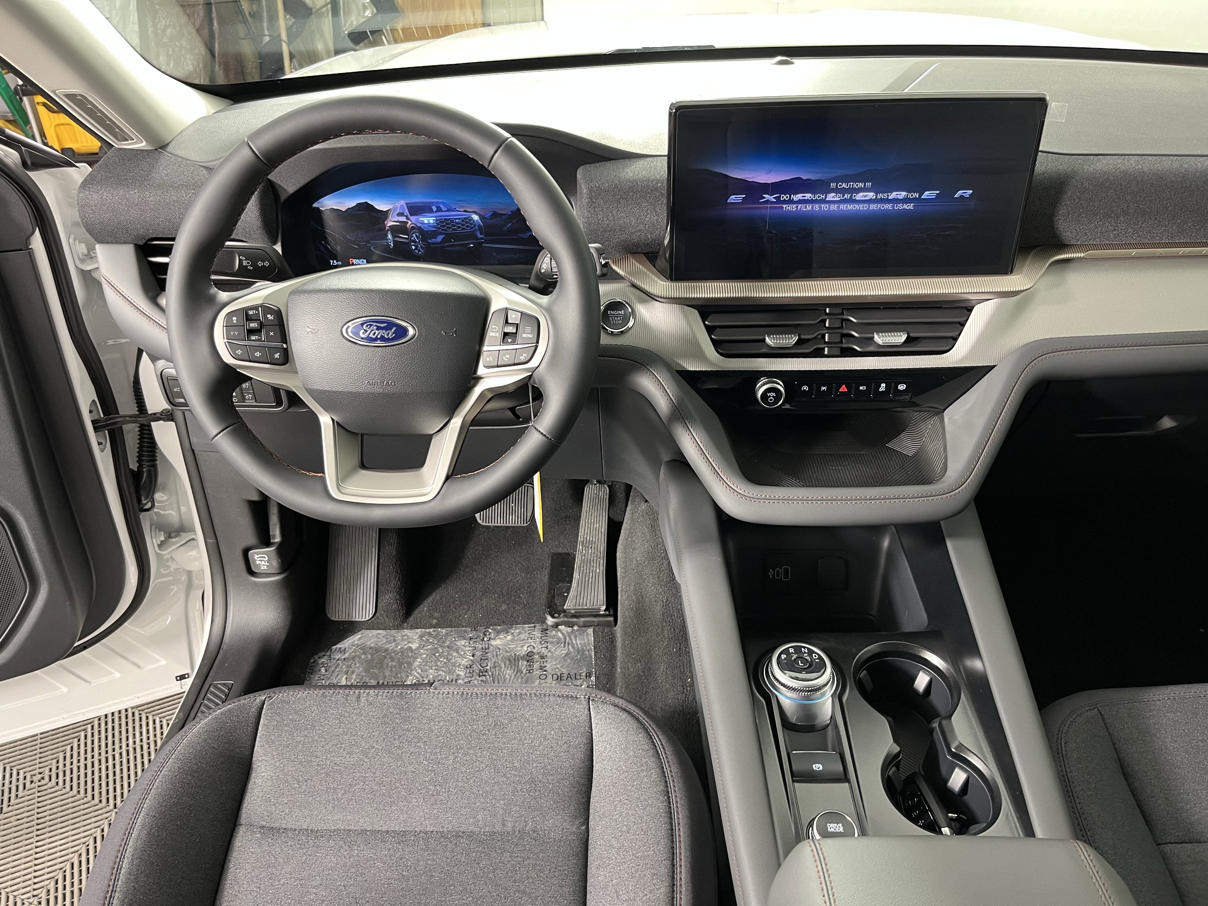 2026 Ford Explorer Active w/100A Pkg 4WD