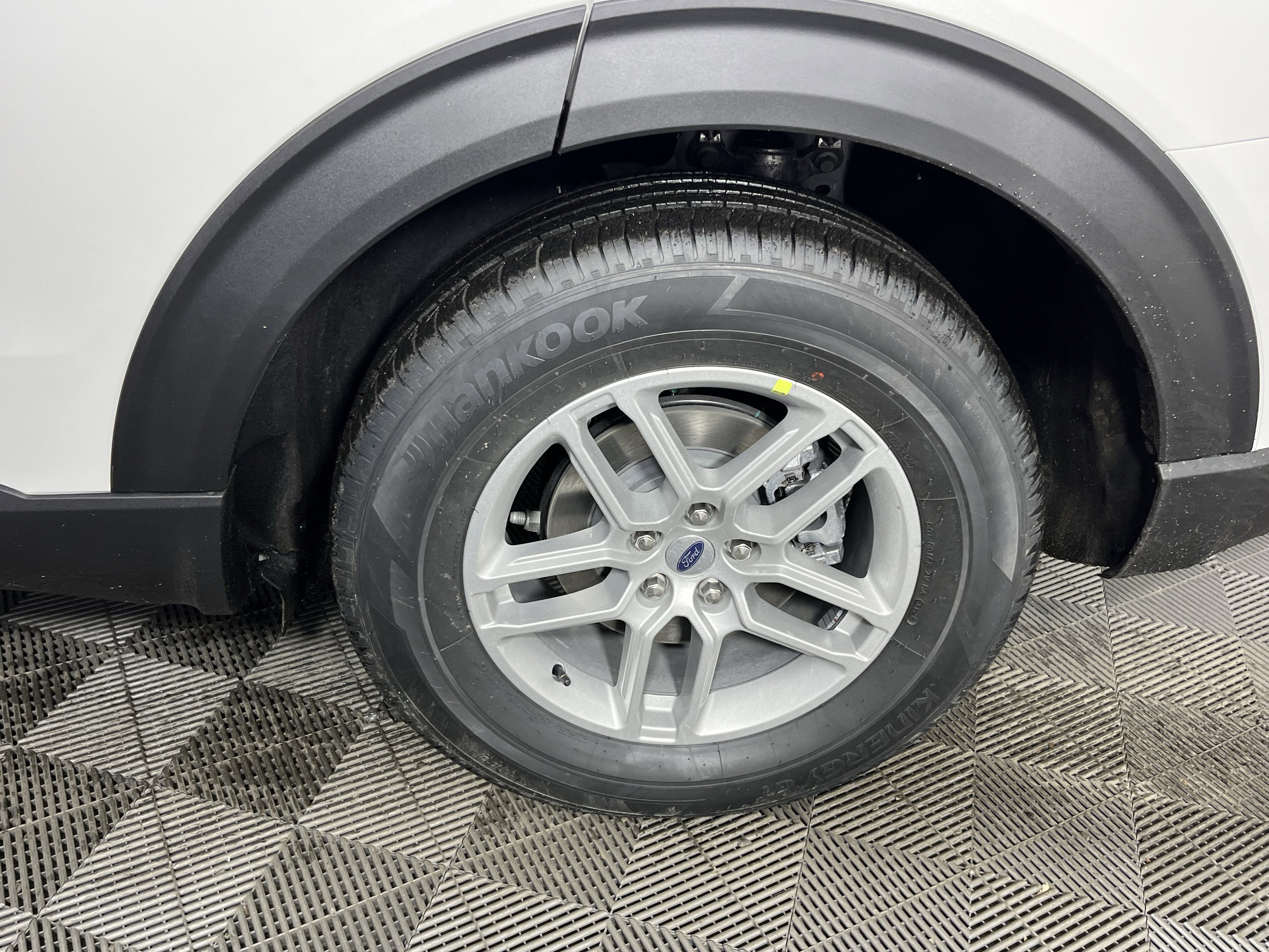 2026 Ford Explorer Active w/100A Pkg 4WD