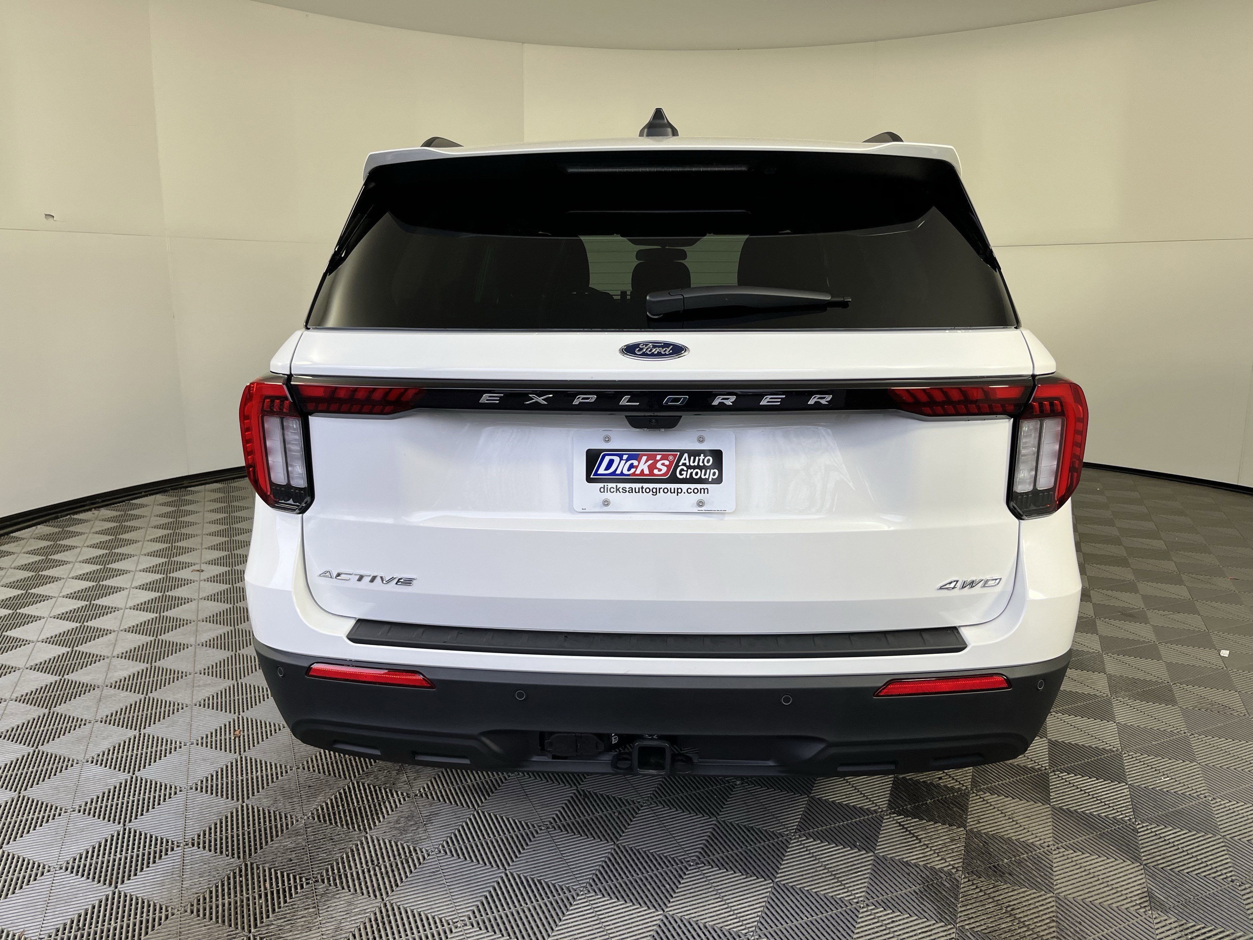 2026 Ford Explorer Active w/100A Pkg 4WD